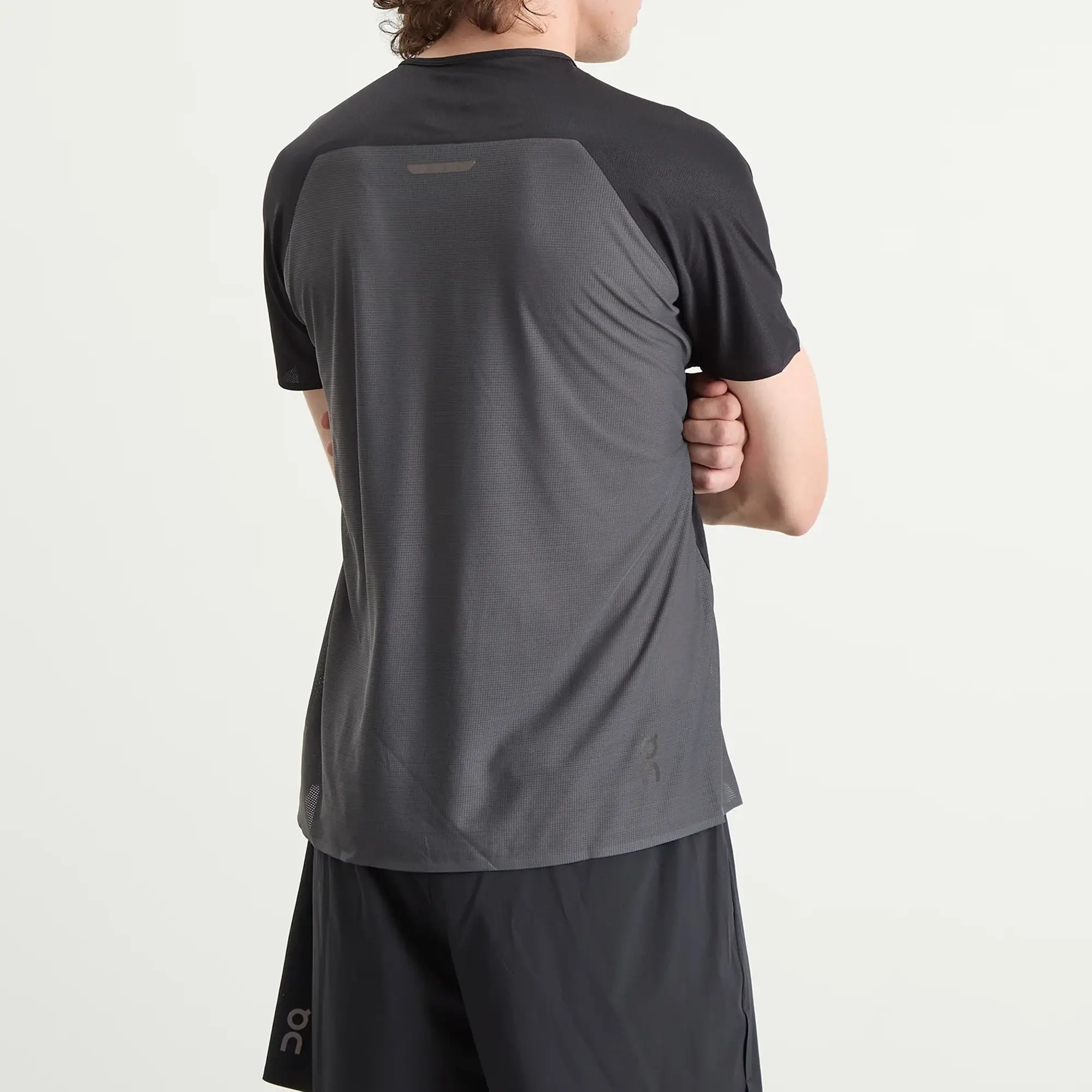 ON Men's Performance Tee Black/Eclipse