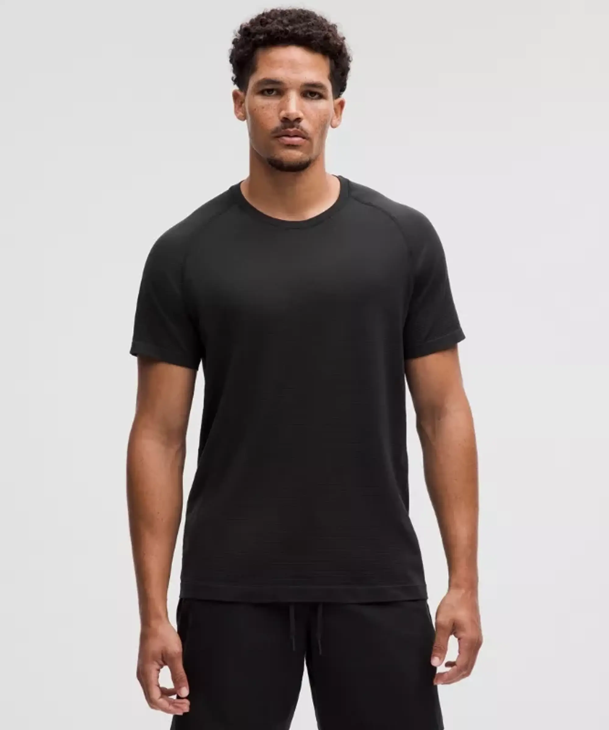 lululemon – Men's Metal Vent Tech Short-Sleeve Shirt – Color Black – Size 2XL