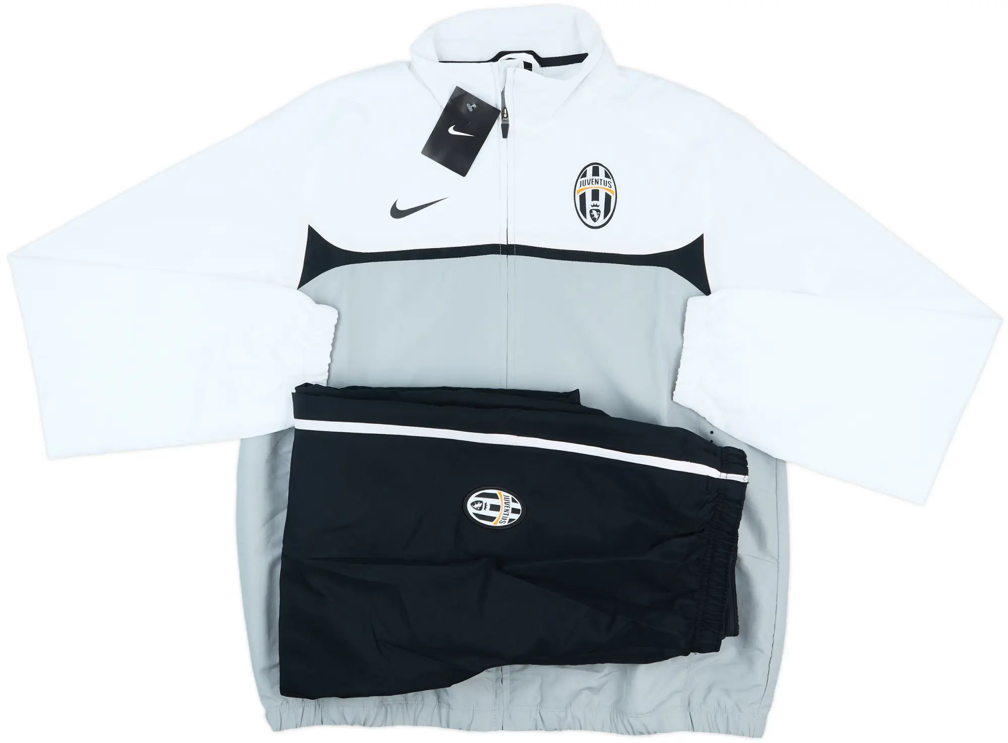 2010-11 Juventus Nike Tracksuit (L)