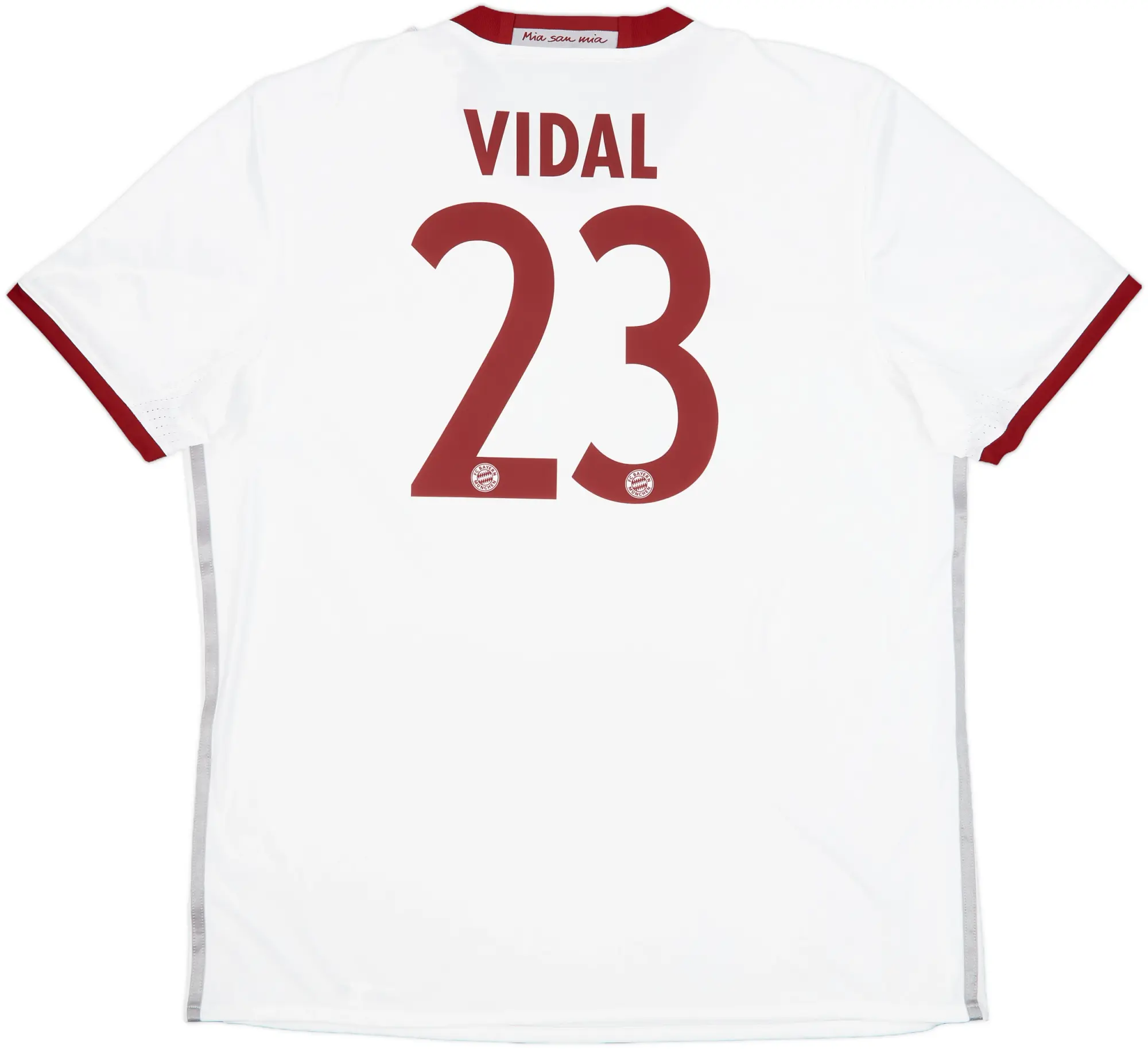 2016-17 Bayern Munich Third Shirt Vidal #23 (XL)