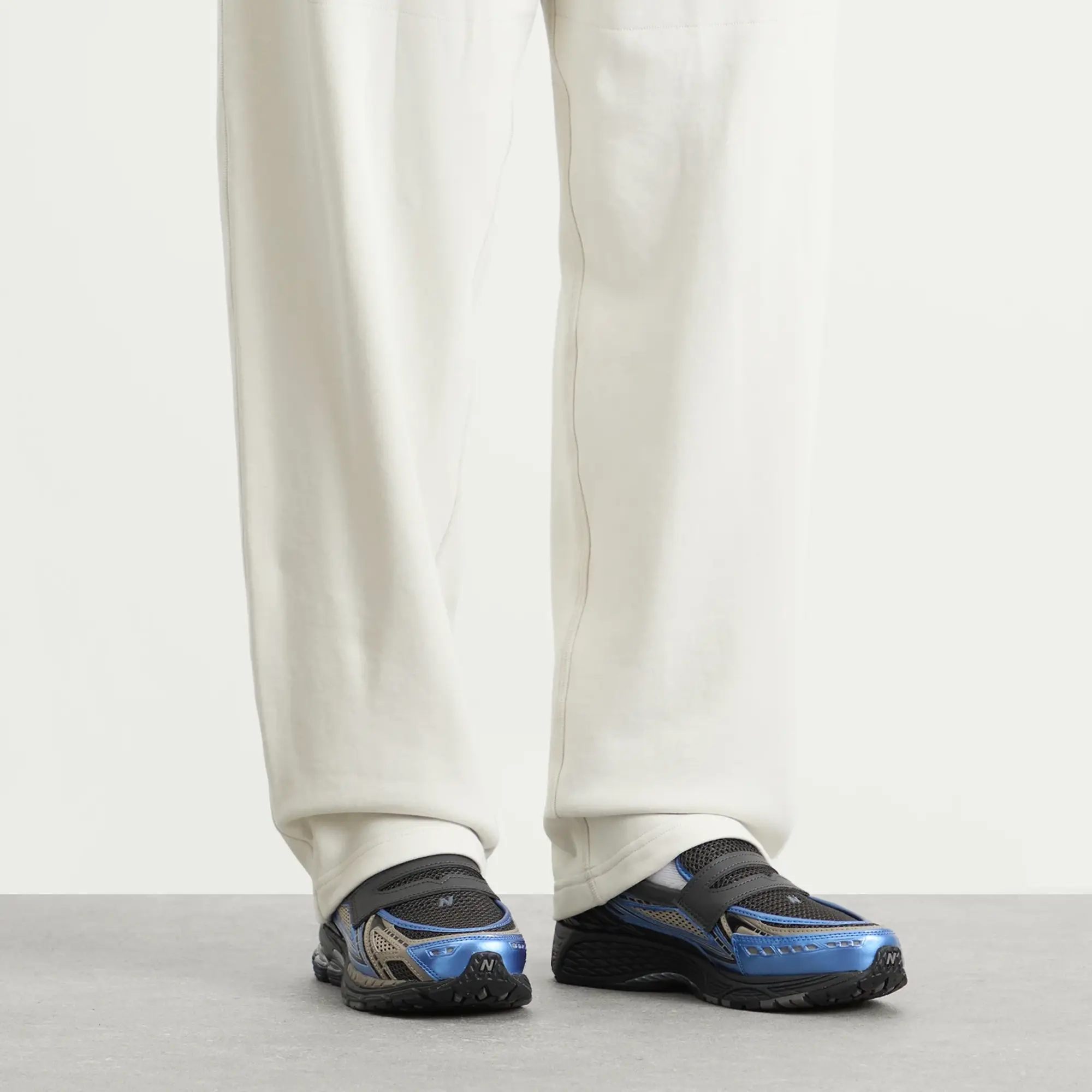 New Balance Unisex 1906L in Black/Blue Synthetic