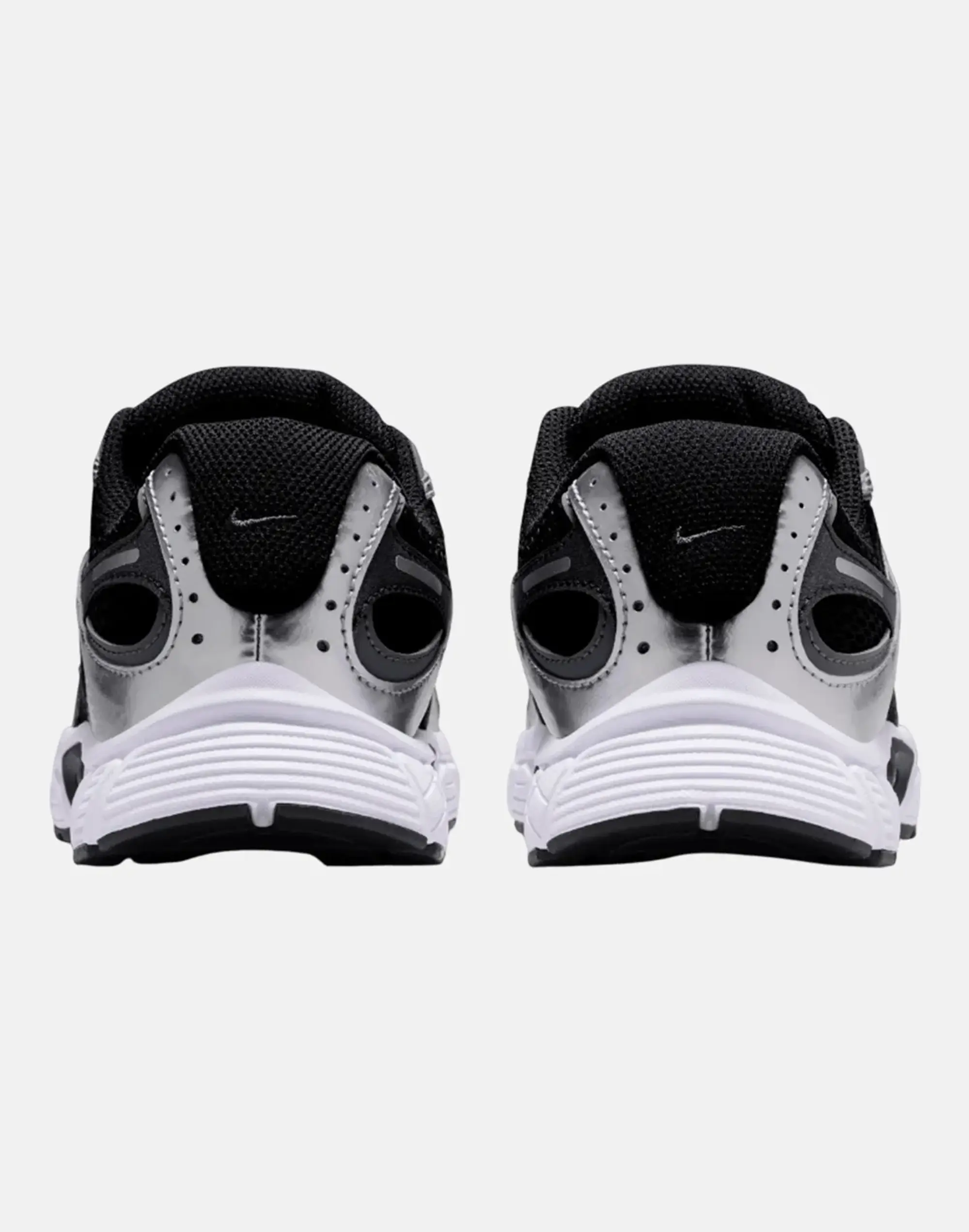 Nike Older Kids V5 Rnr Trainers in Black/Grey 