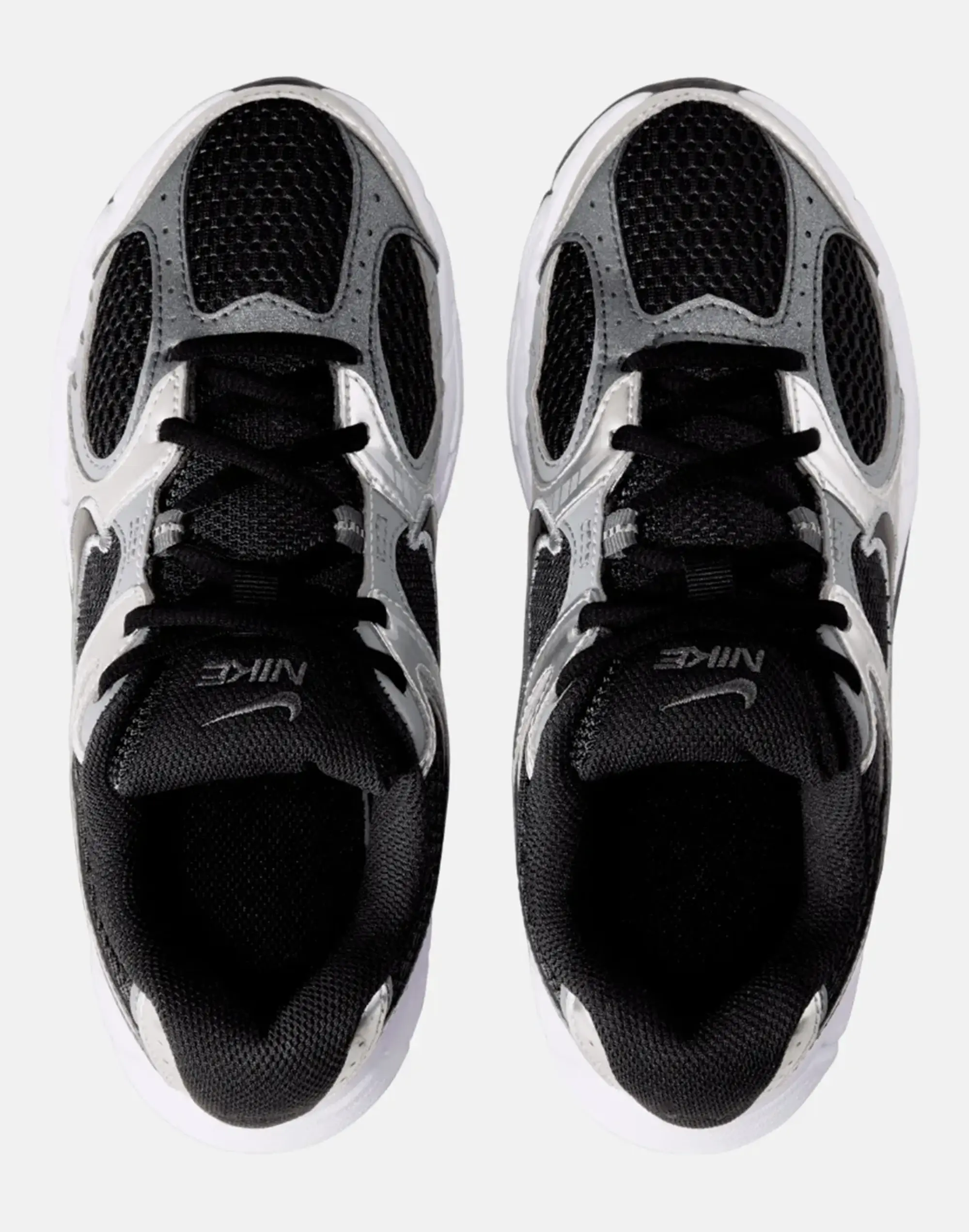 Nike Older Kids V5 Rnr Trainers in Black/Grey 