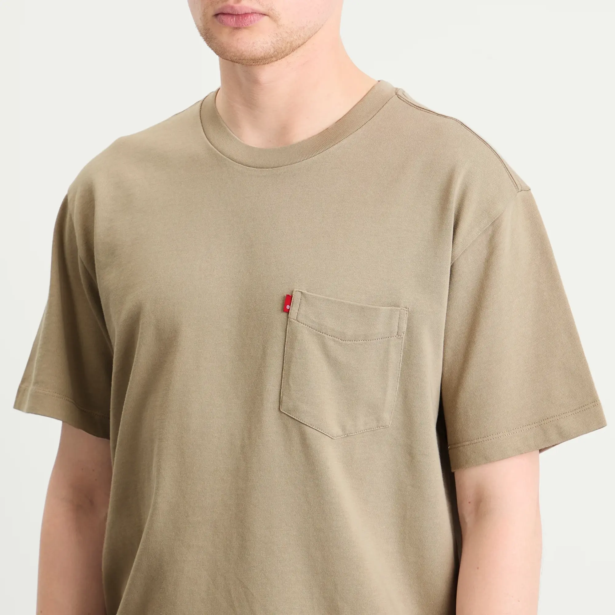 Levi's Men's Red Tab Exclusive Heavyweight Pocket T-Shirt Vintage Khaki