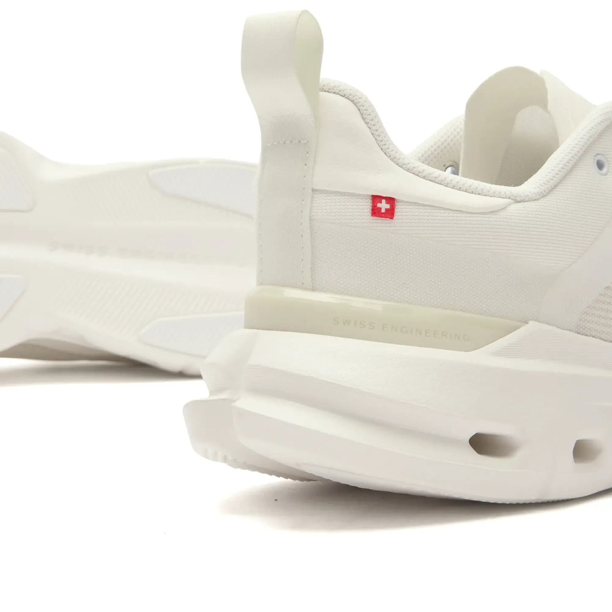 ON Women's Cloudpulse Next Sneakers White/Ice