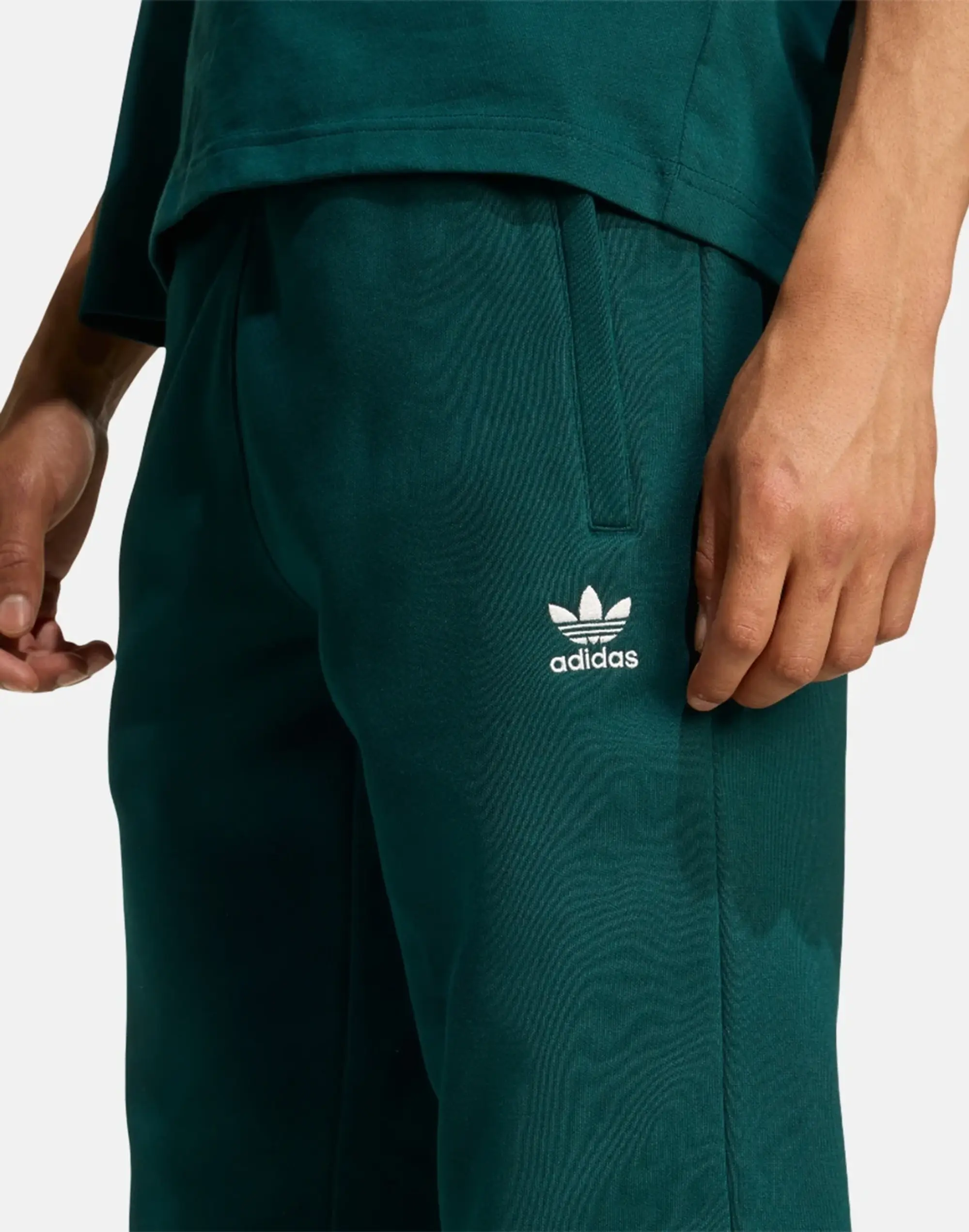Men's Adidas Originals Essential Trefoil Joggers in Green 