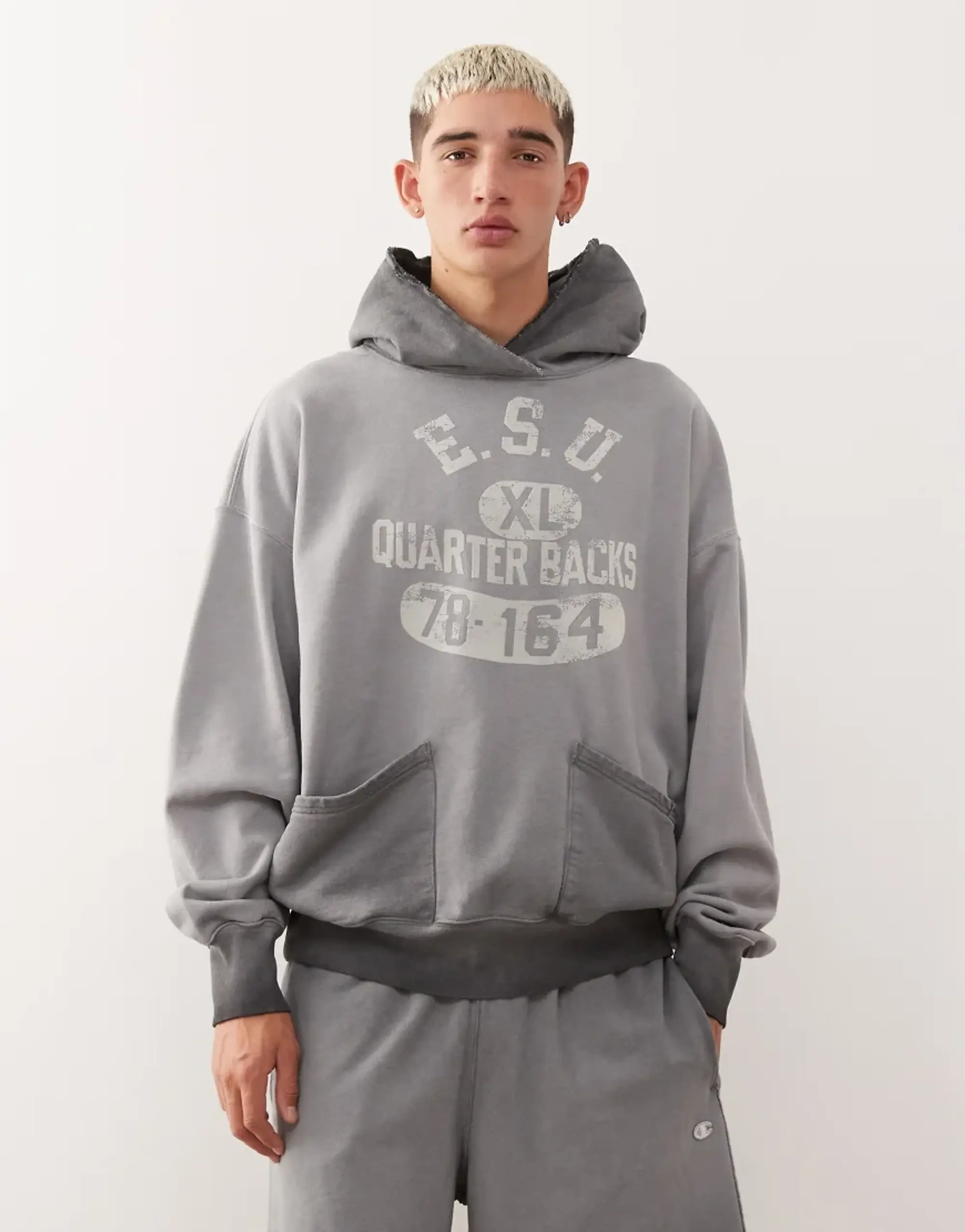 Champion Graphic Hoodie In Washed Black