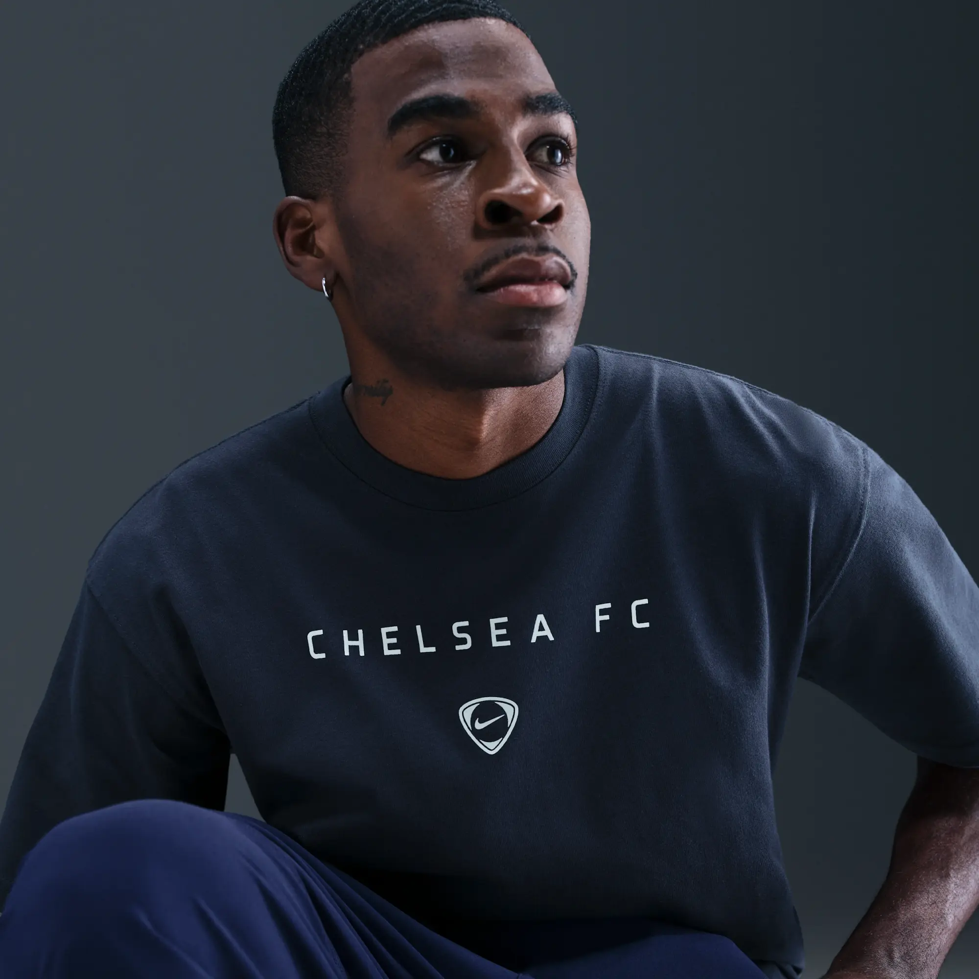 Chelsea F.C. Men's Nike Total 90 Football T-Shirt - Blue - Cotton