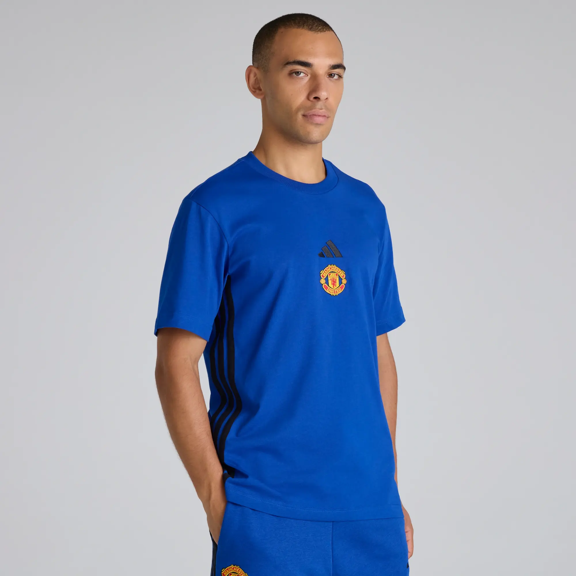 Manchester United x adidas Essentials 3-Stripes T-Shirt Blue