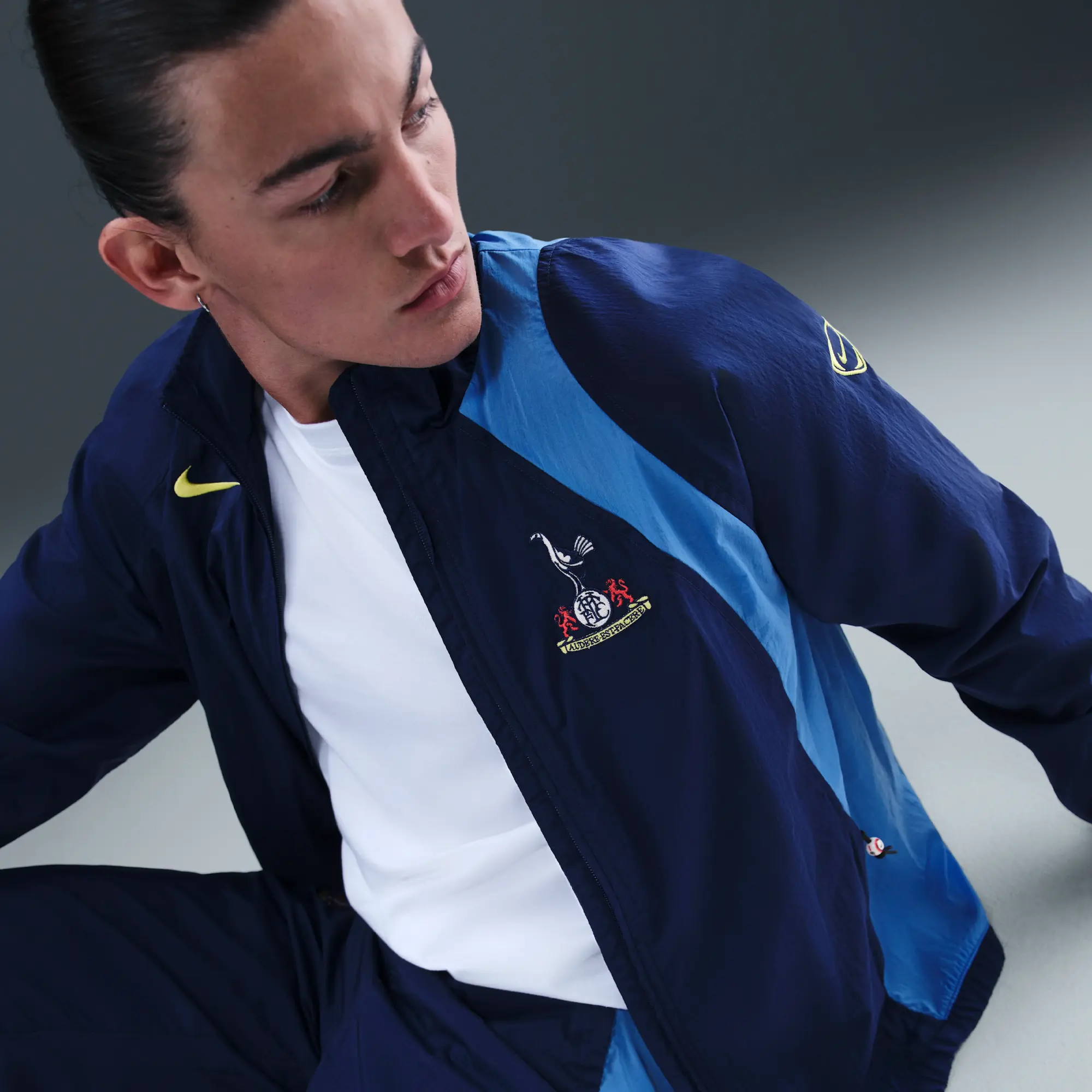 Tottenham Hotspur Men's Nike Football Total 90 Football Tracksuit Jacket - Blue - Nylon