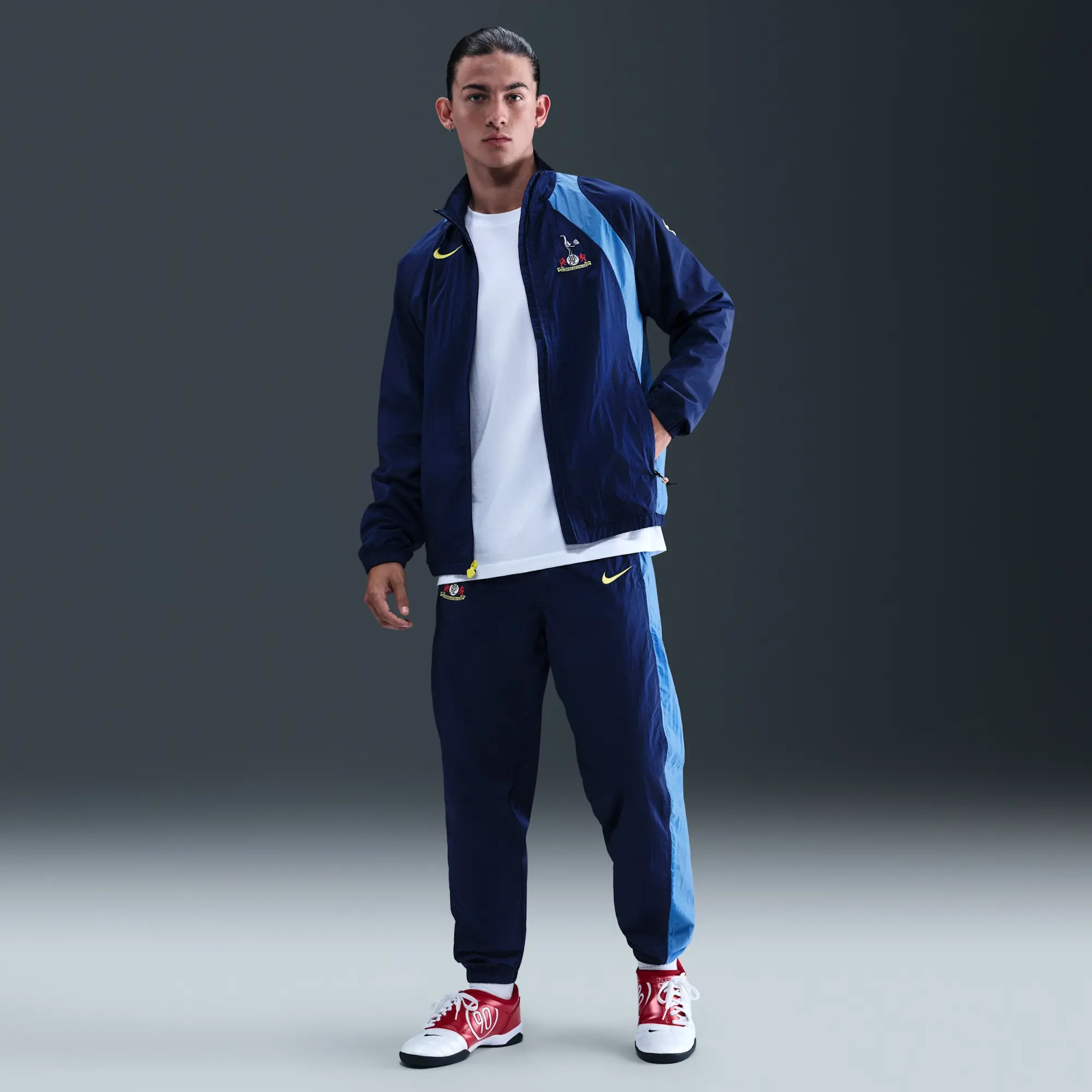 Tottenham Hotspur Men's Nike Football Total 90 Football Tracksuit Jacket - Blue - Nylon