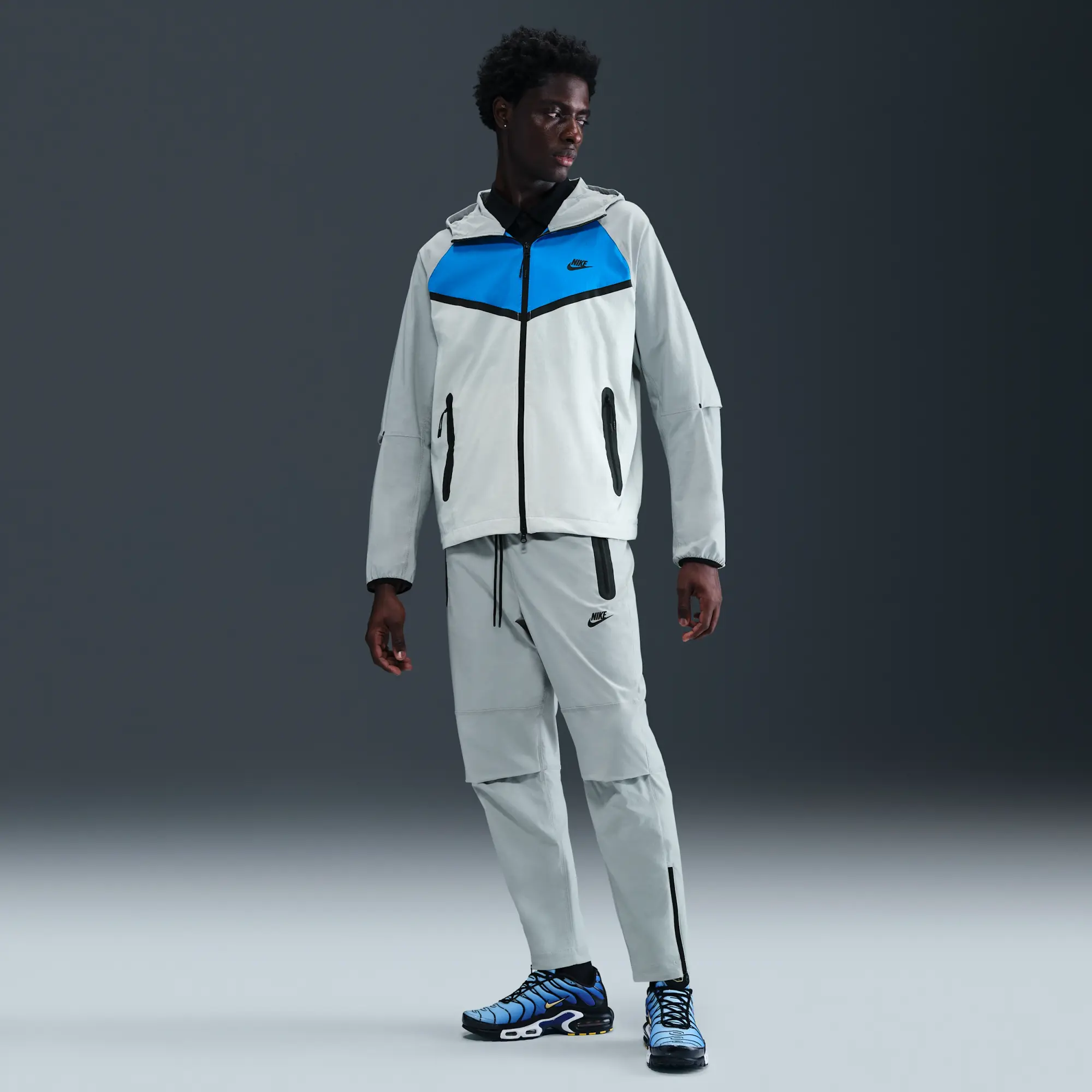 Nike Tech Men's Woven Open-Hem Trousers - Grey - Nylon/Elastane