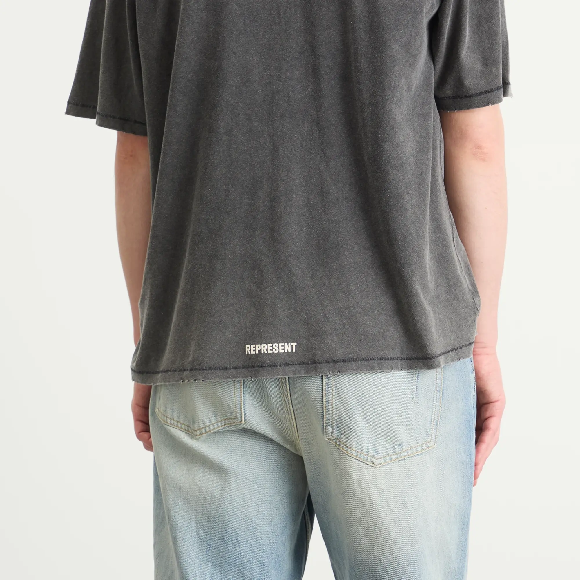 Represent Men's Initial Star T-Shirt Vintage Grey