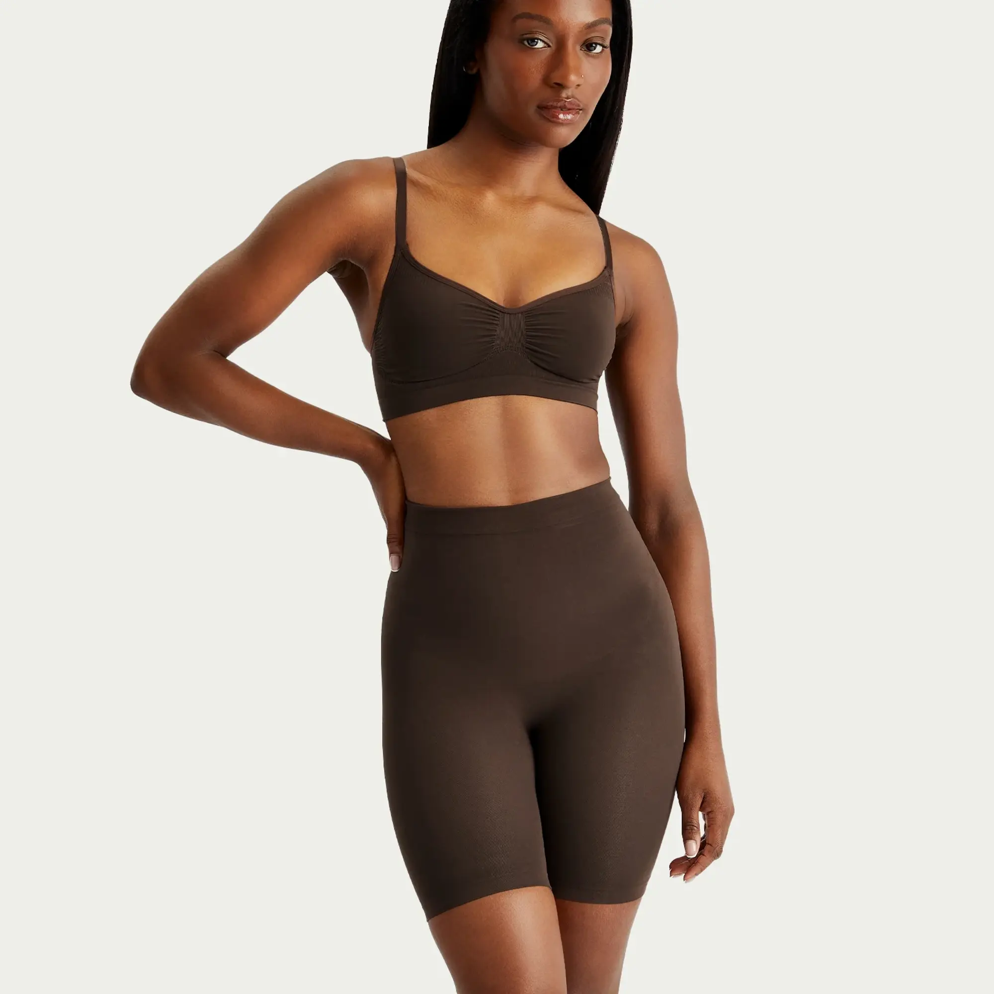 SKIMS Women's Seamless Sculpt Mid Thigh Short Cocoa