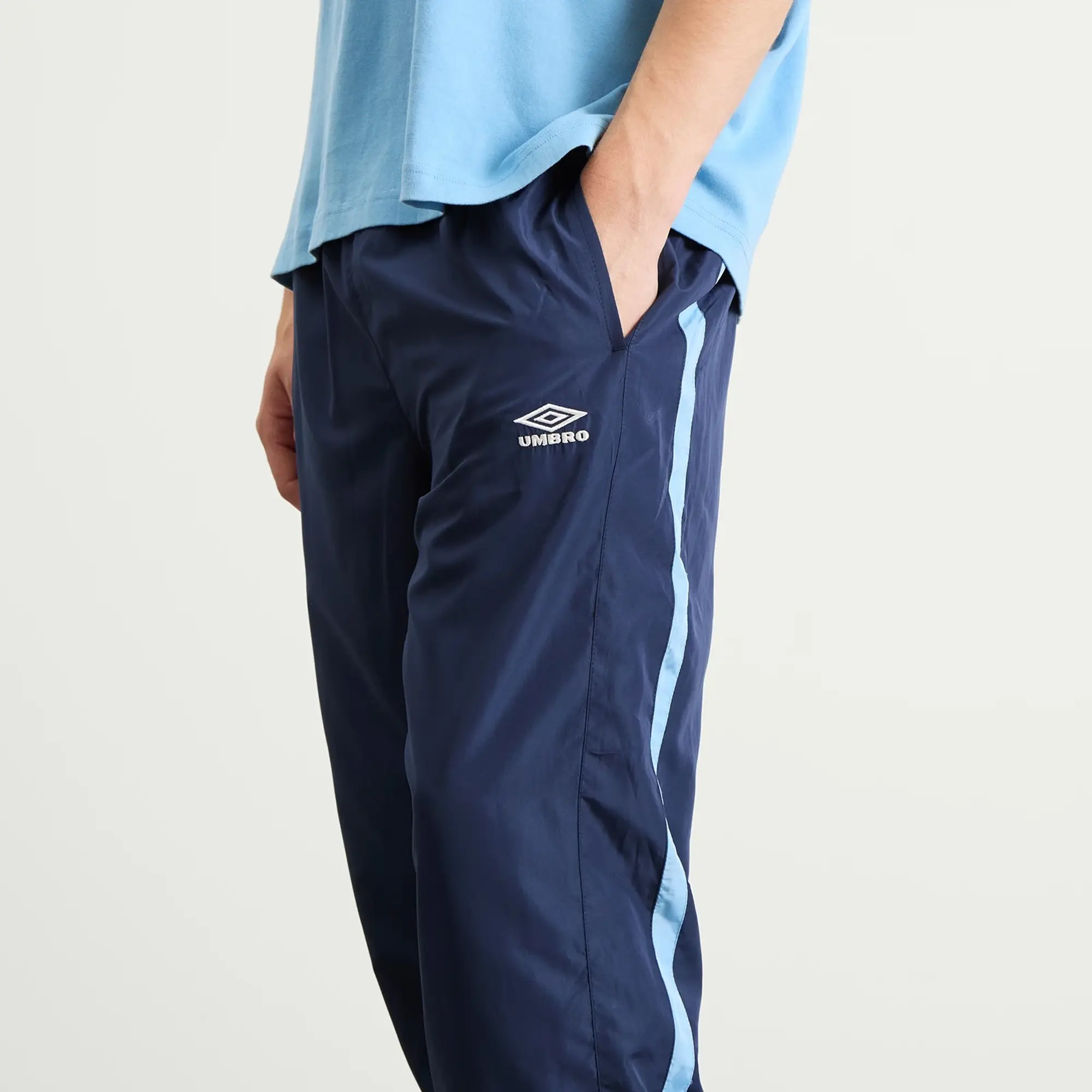 Umbro Men's Relaxed Track Pant Dark Navy/Vista Blue