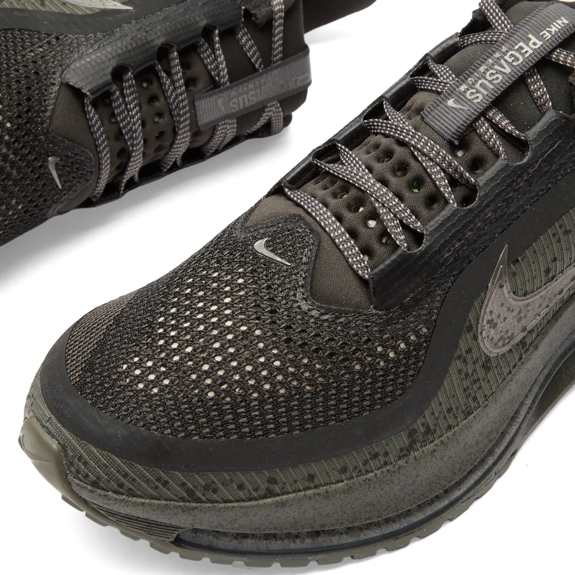 Nike Men's Pegasus Premium Sp Sneaker Loden/Ash/Charcoal