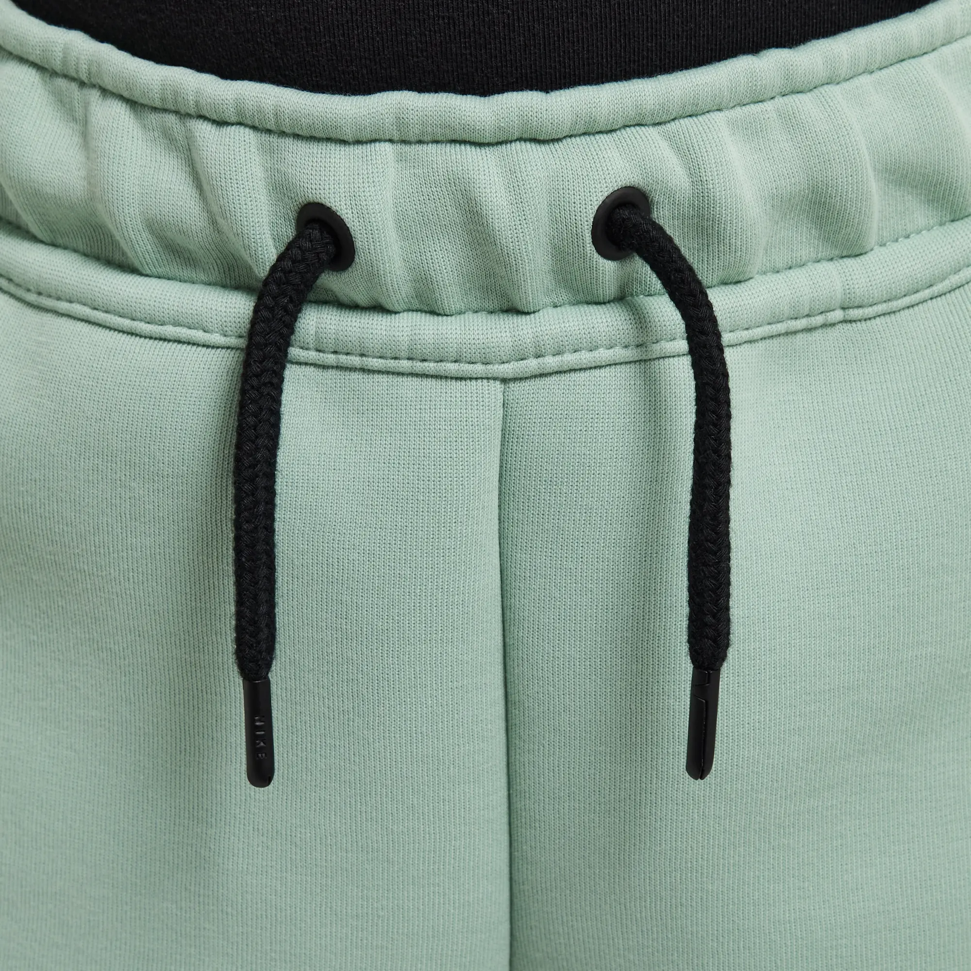 Nike Tech Fleece Older Kids' (Boys') Shorts - Green - Cotton/Polyester