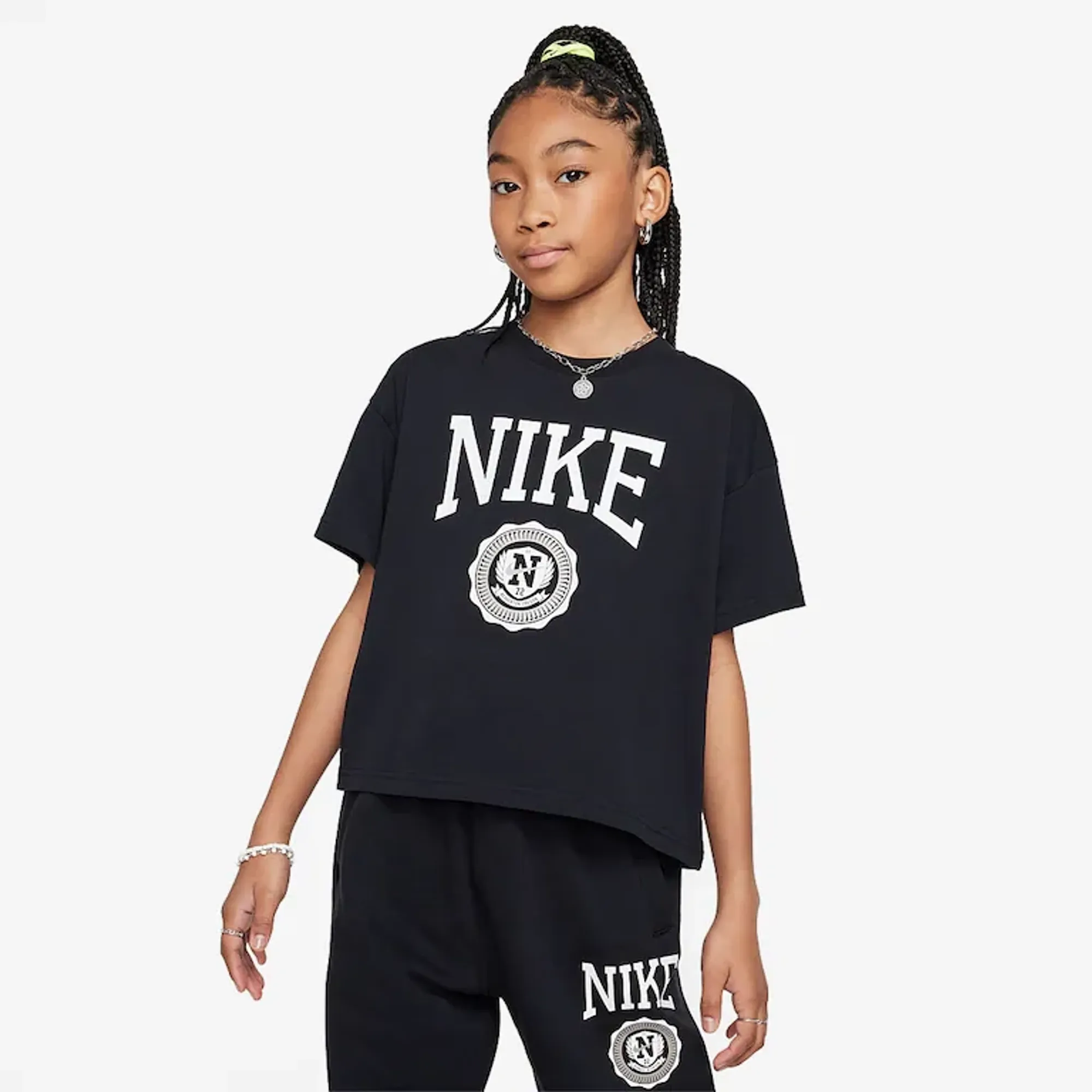 Nike Sportswear Older Girls T Shirt 8 15Y