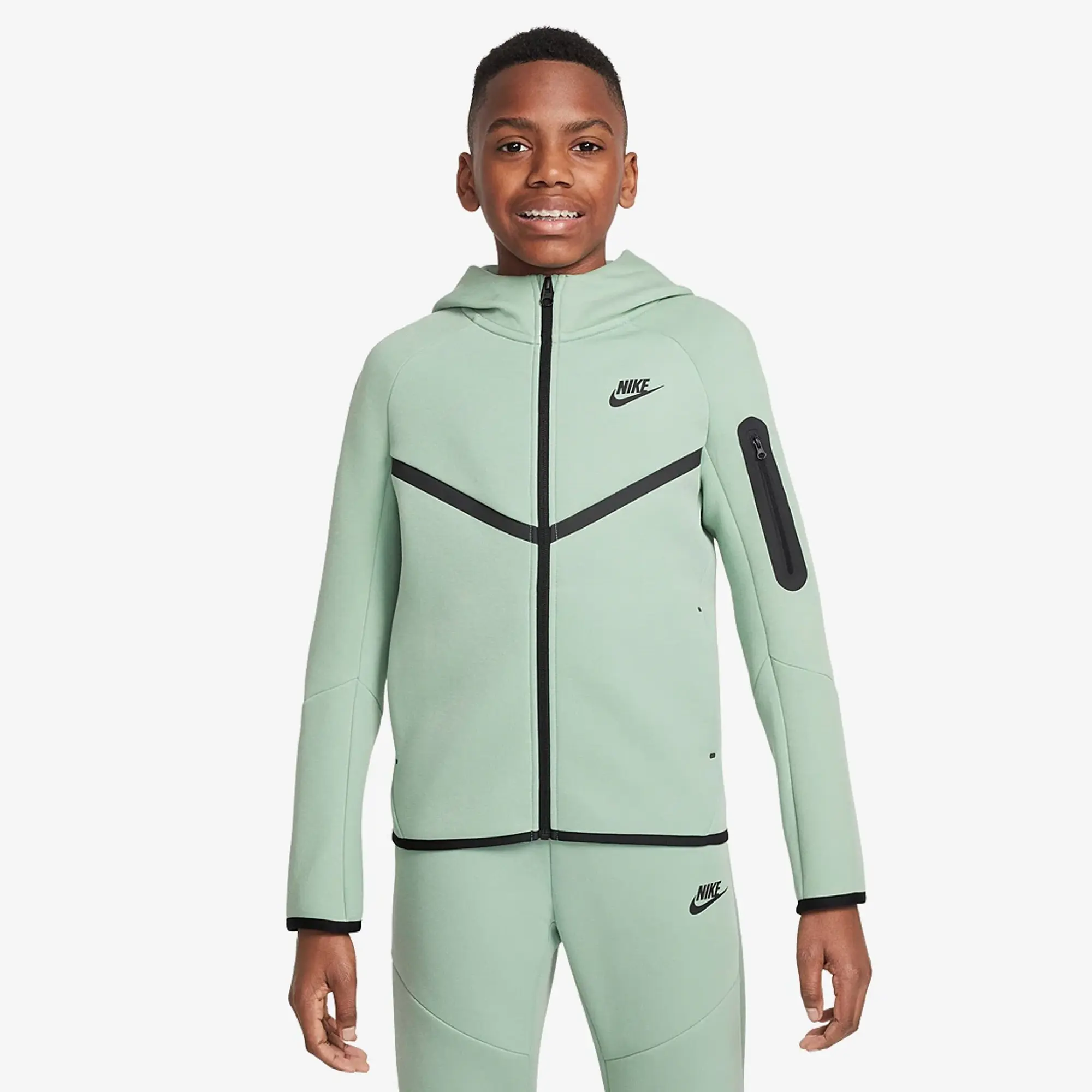 Nike Sportswear Older Kids Tech Fleece Hoodie 8 15Y