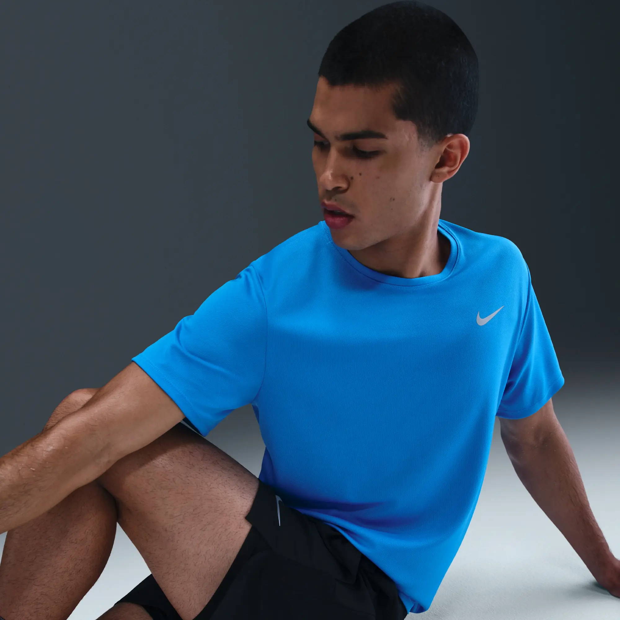 Nike Miler Men's Dri-FIT UV Short-Sleeve Running Top - Blue - Recycled Polyester