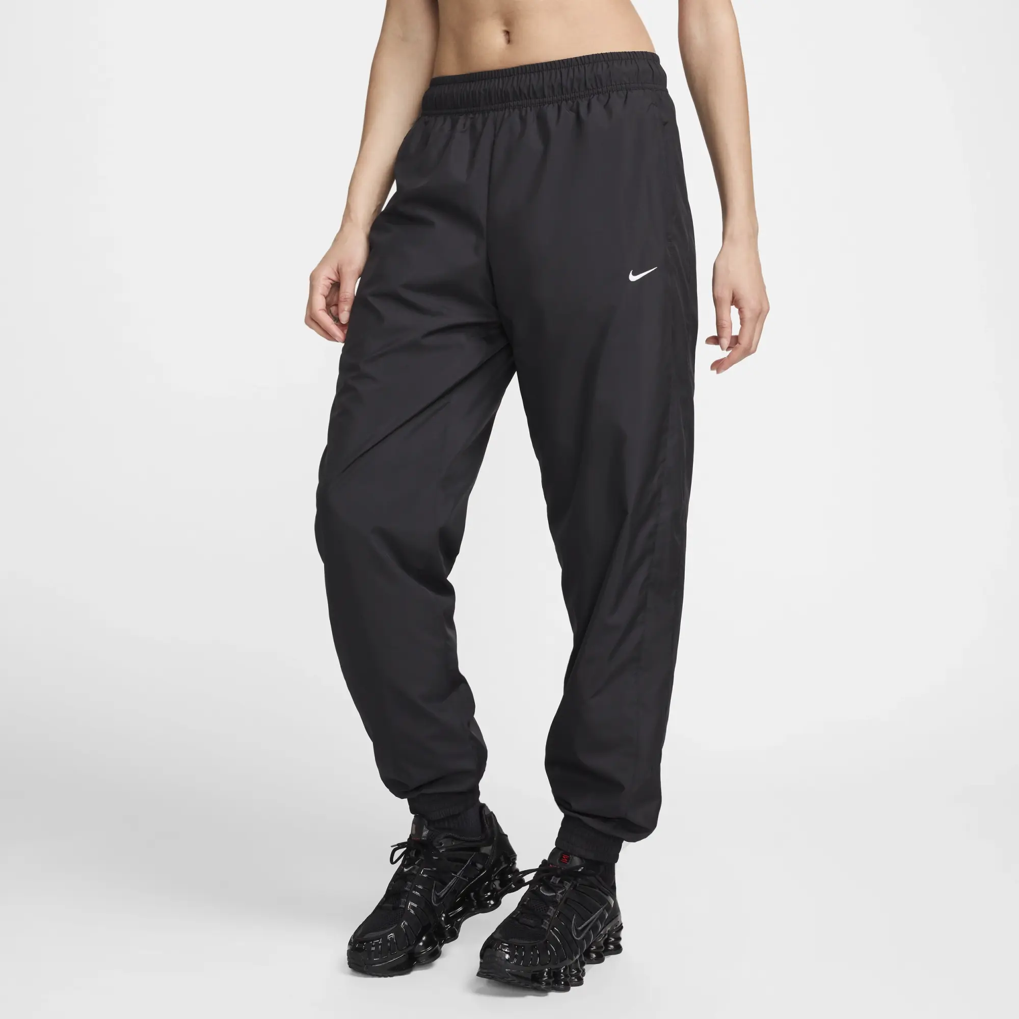 Nike Sportswear Classic Wovens Women's UV Protection Mid-Rise Loose Joggers - Black - Polyester