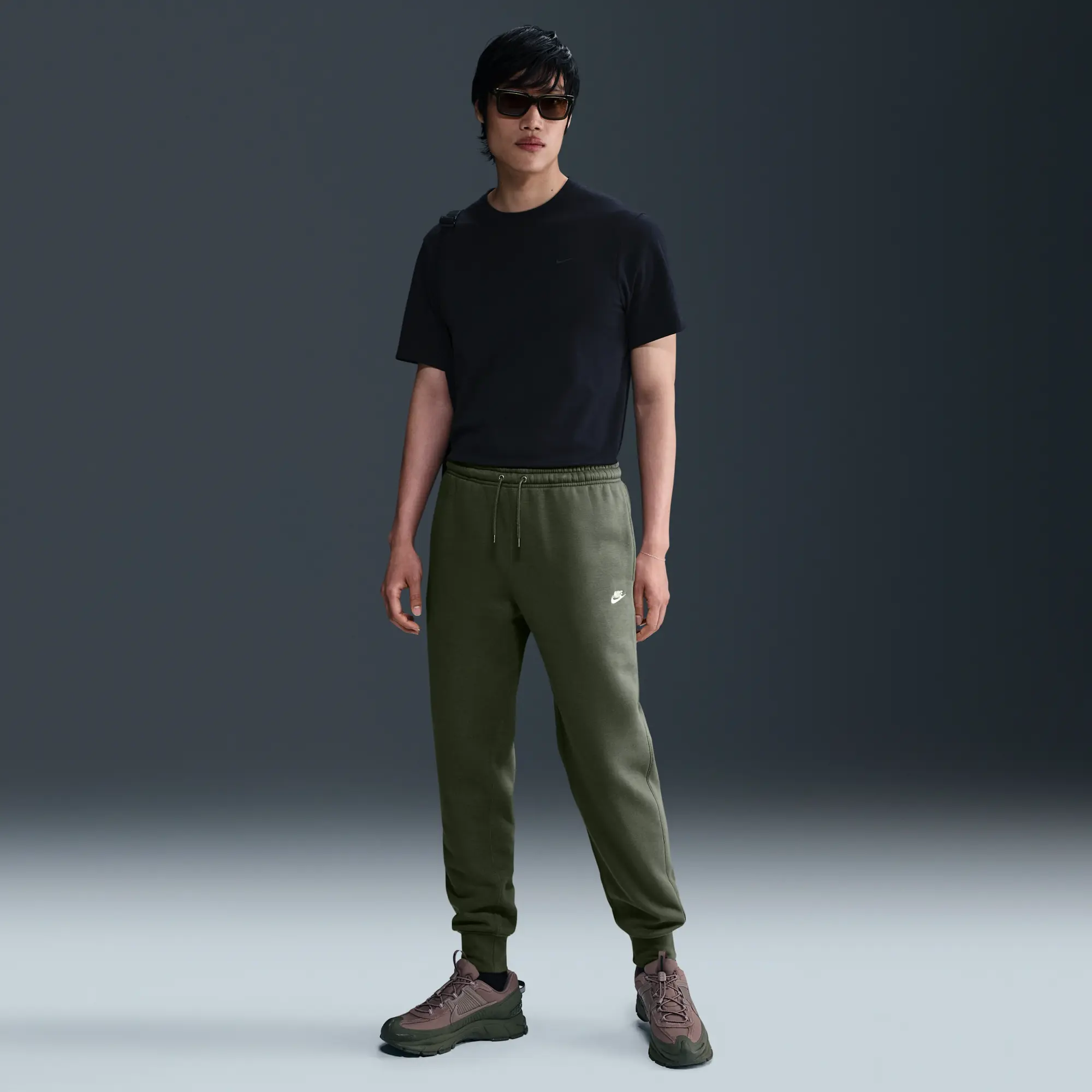 Nike Club Men's Joggers - Green - Cotton/Polyester