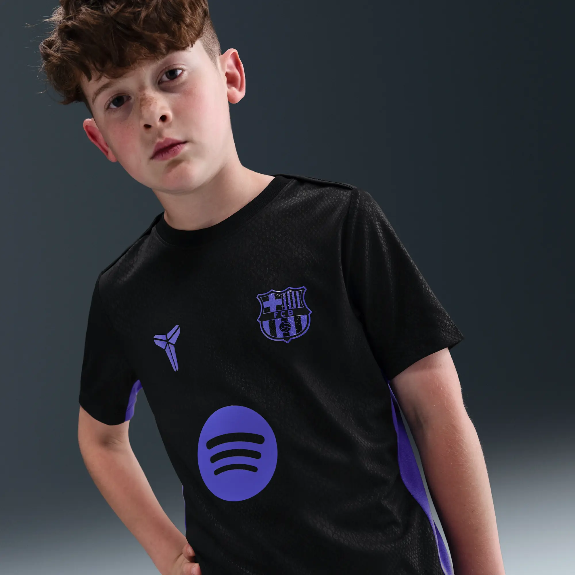 F.C. Barcelona Academy Pro Away Older Kids' Nike Dri-FIT Football Pre-Match Short-Sleeve Top - Black - Polyester