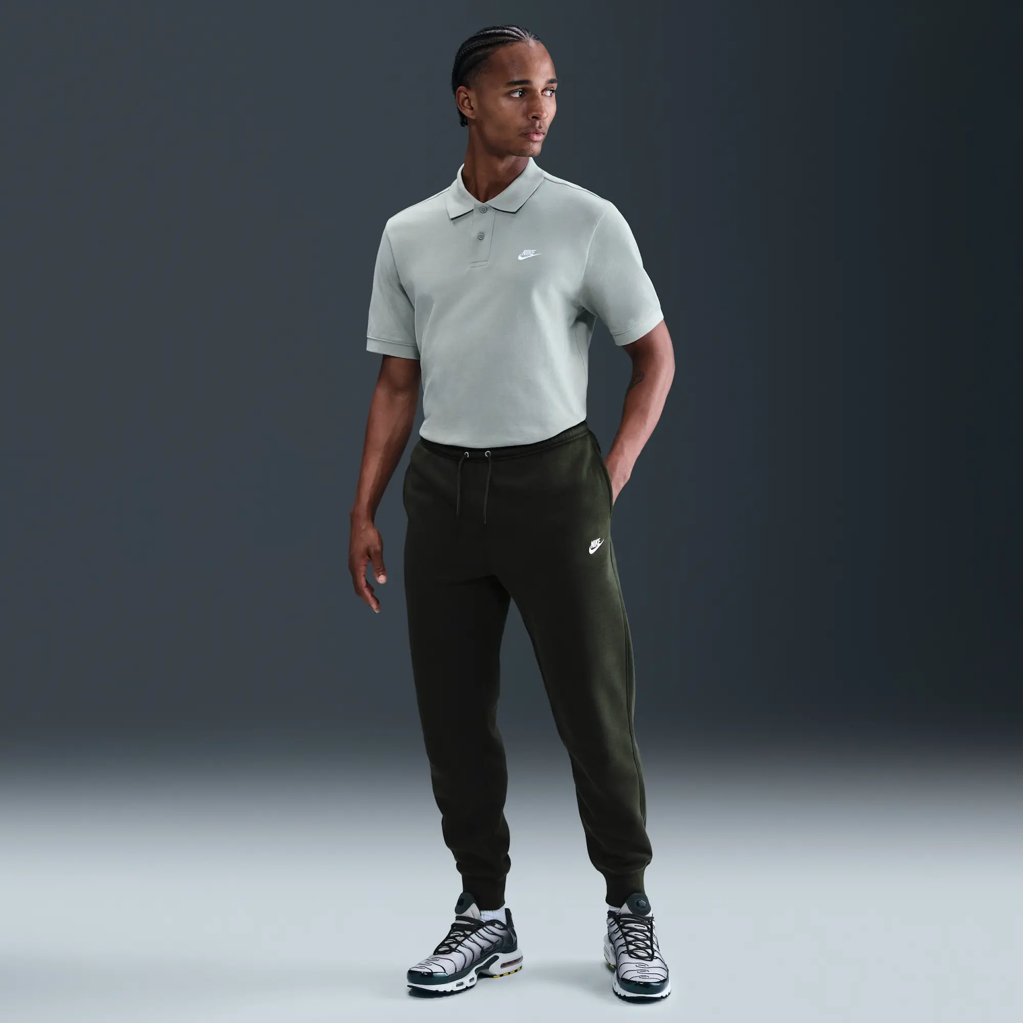 Nike Club Men's Joggers - Green - Cotton/Polyester