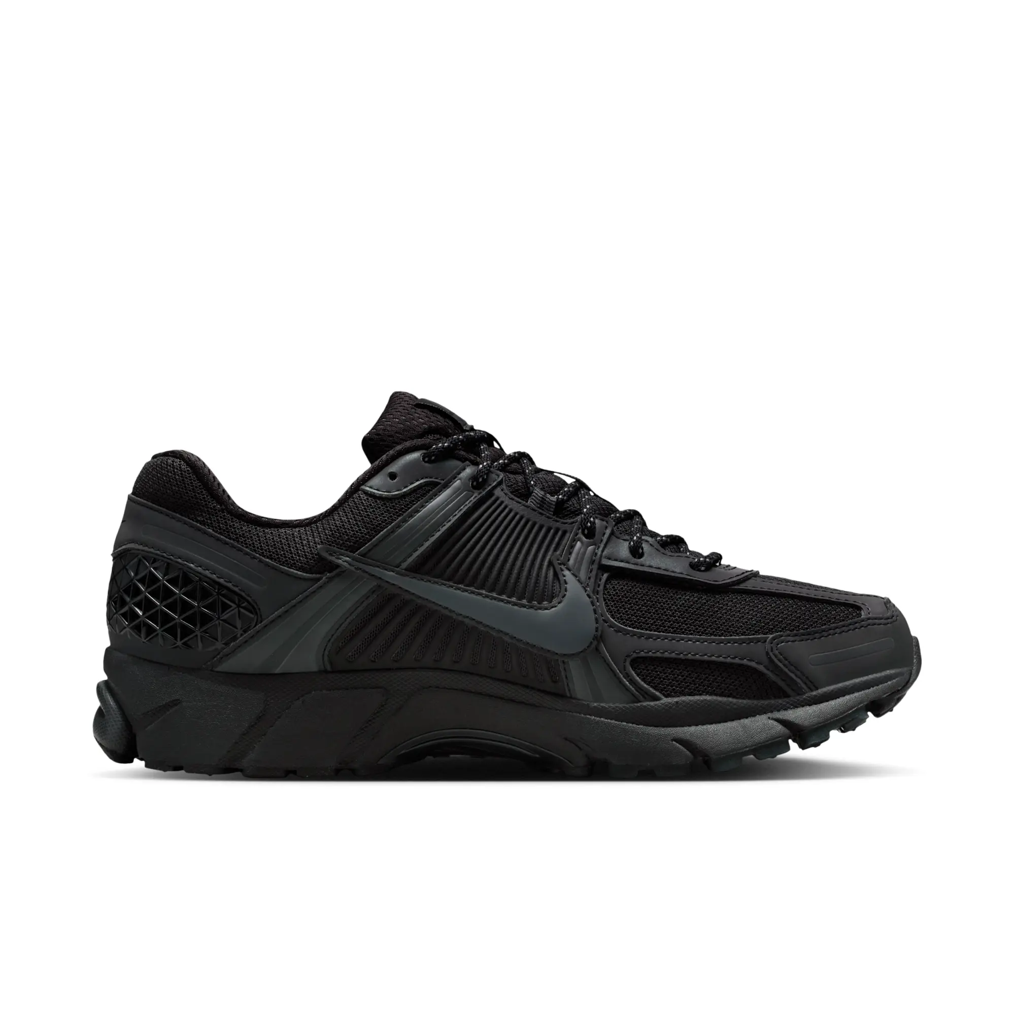 Nike Zoom Vomero 5 SE Men's Shoes With Reflective Design Accents - Black