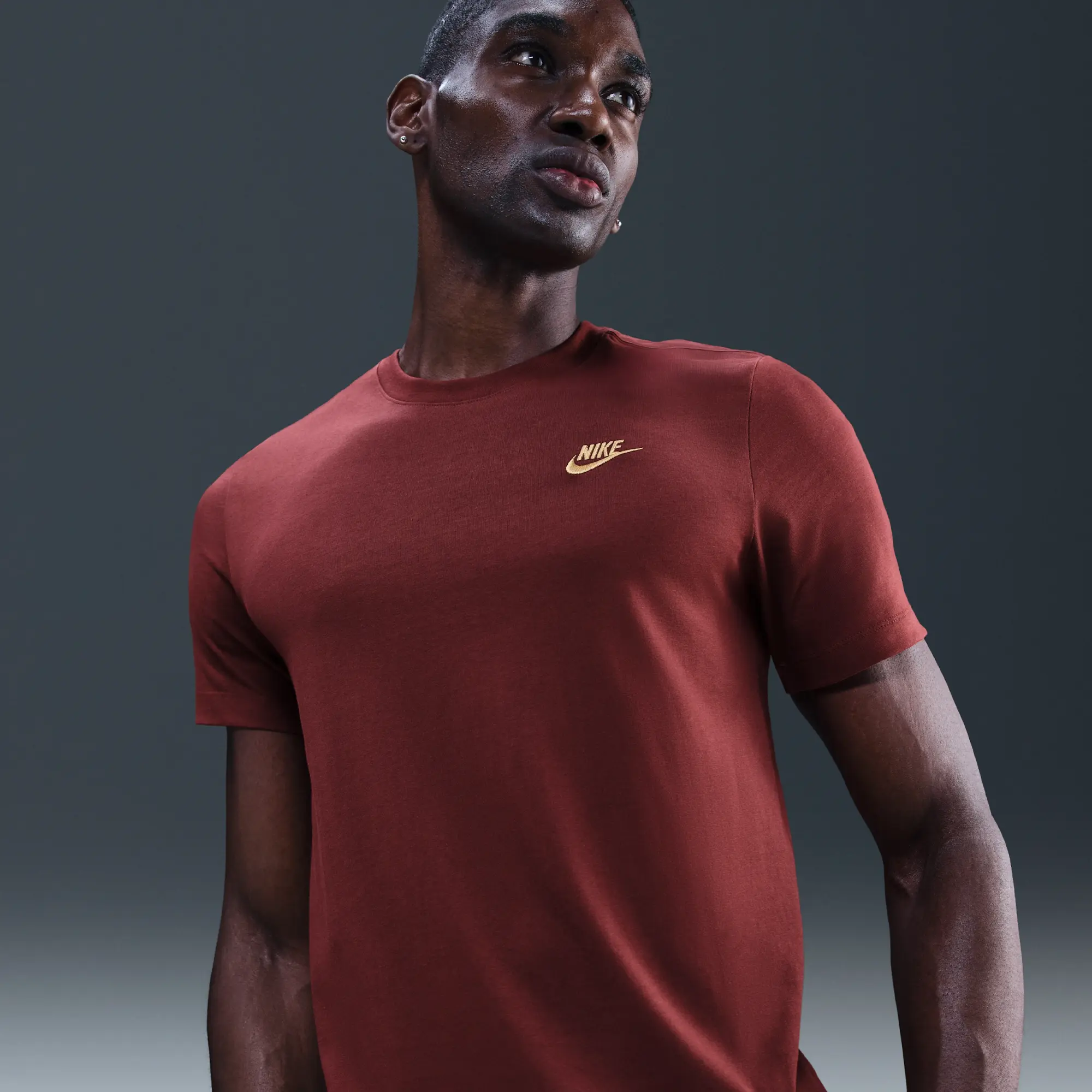 Nike Sportswear Club Men's T-Shirt - Red