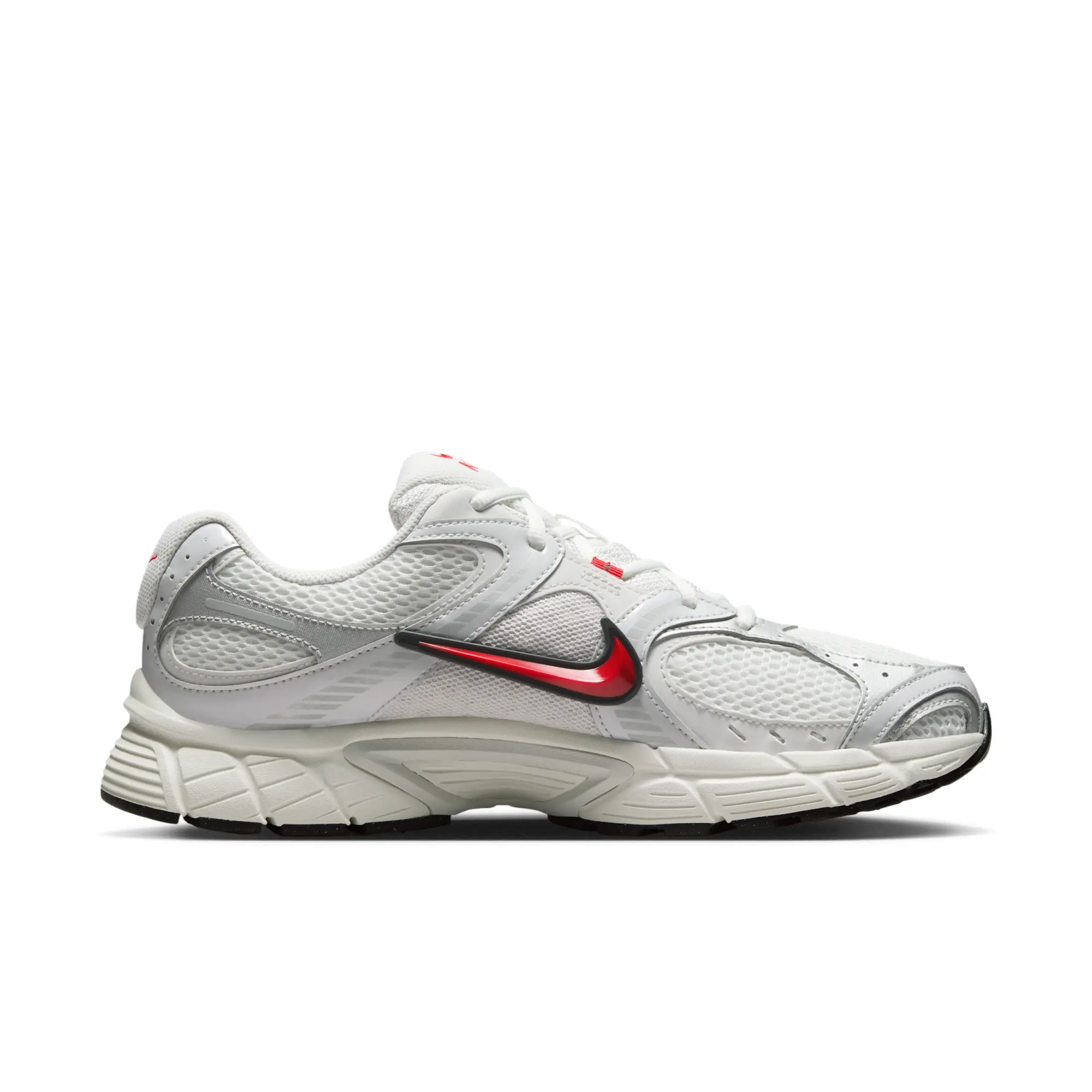 Nike V5 RNR Men's Shoes - White - Recycled Content Minimum