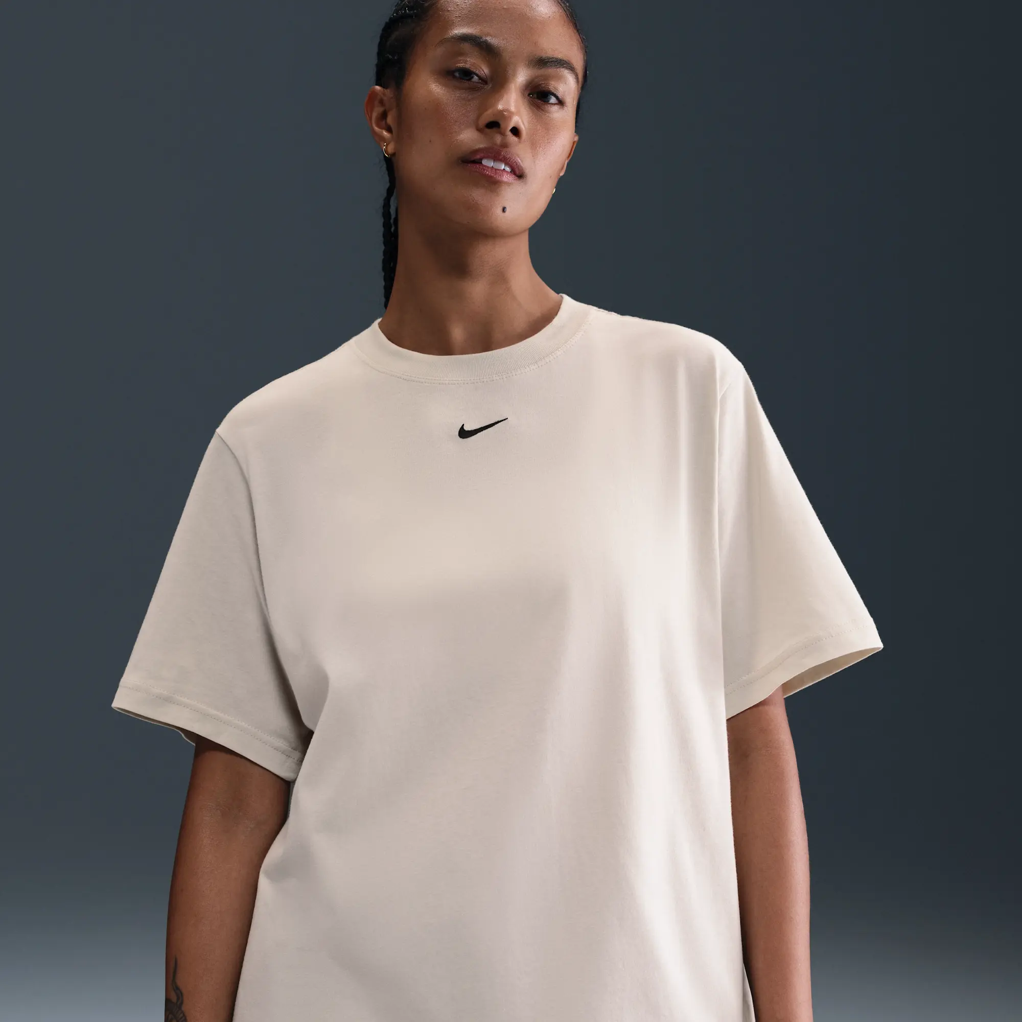 Nike Sportswear Essential Women's T-Shirt - Grey - Organic Cotton Minimum