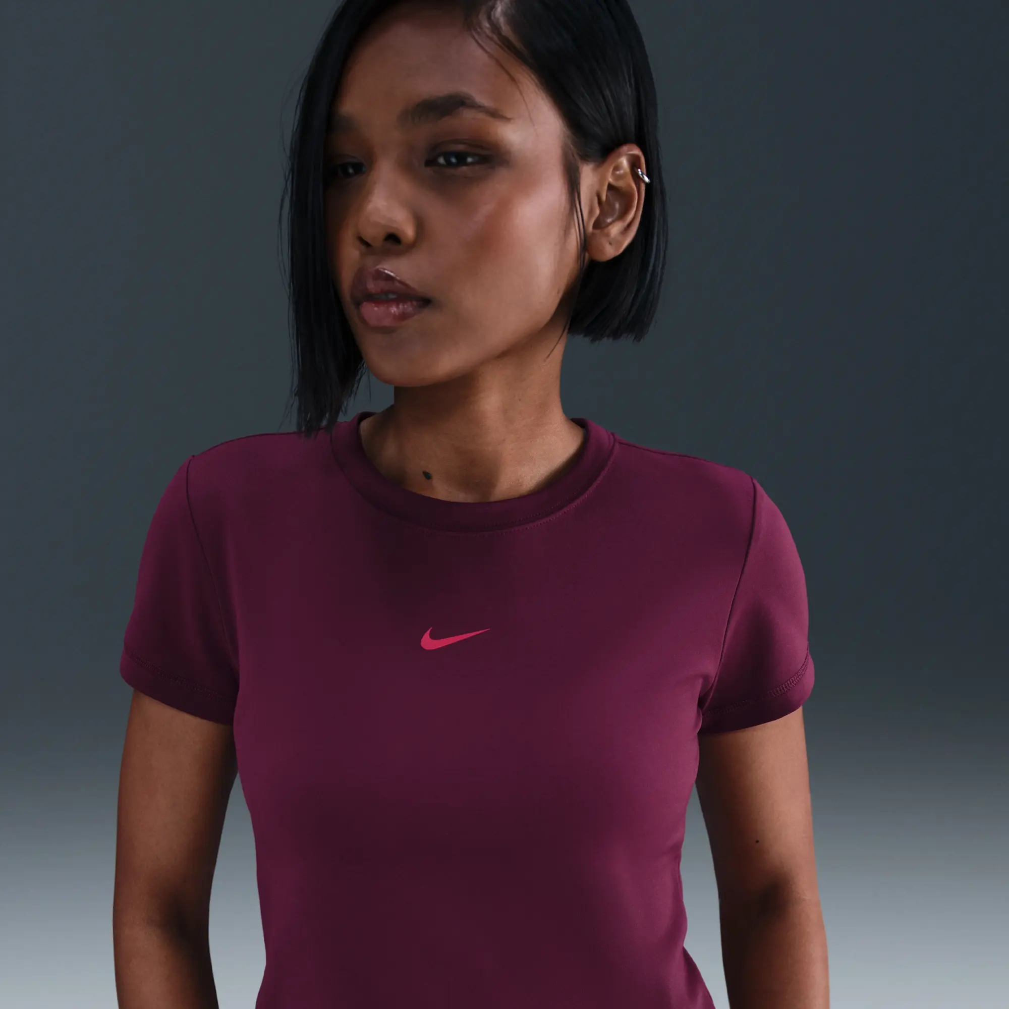 Nike Sportswear Women's Slim Cropped Top - Red - Sustainable Materials