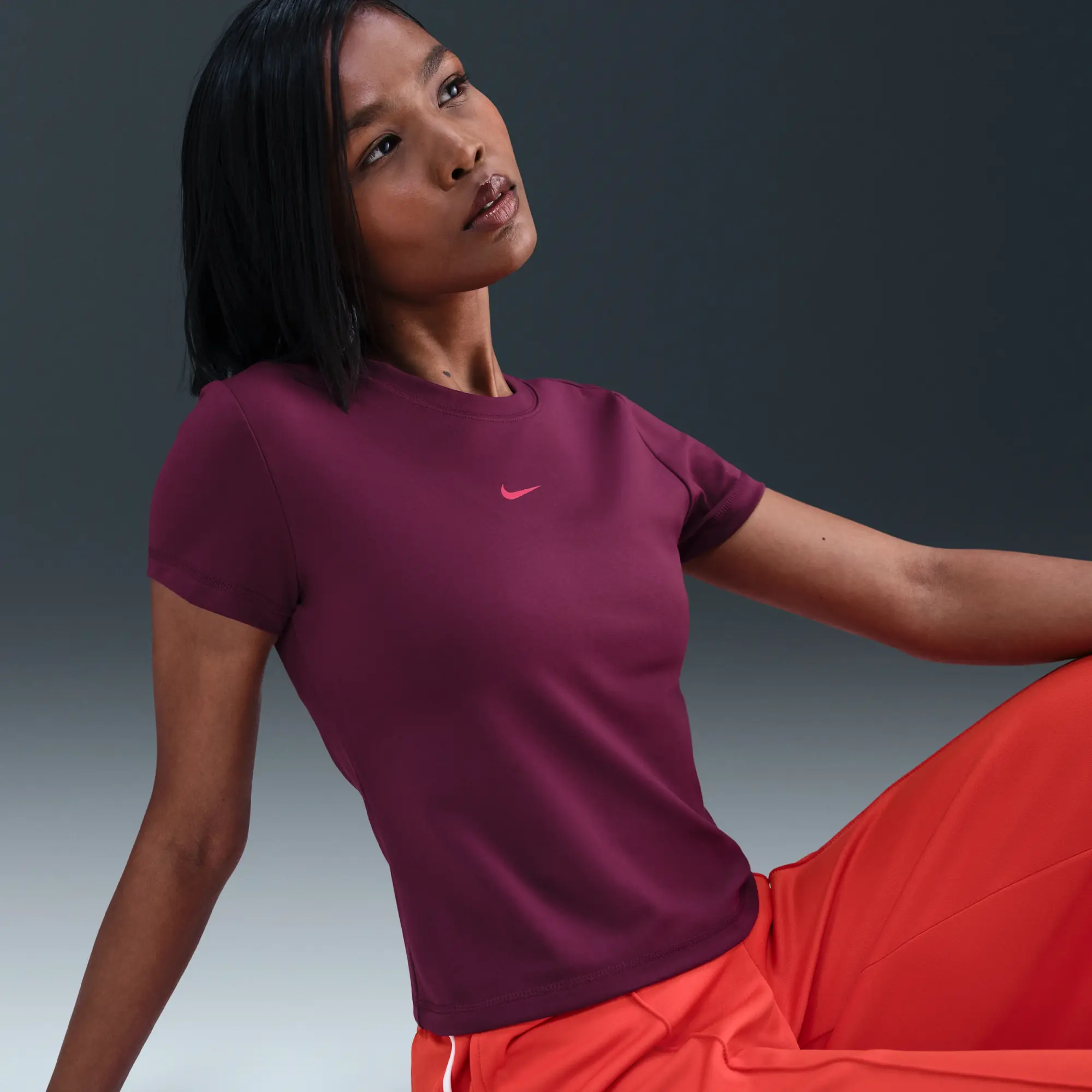 Nike Sportswear Women's Slim Cropped Top - Red - Sustainable Materials