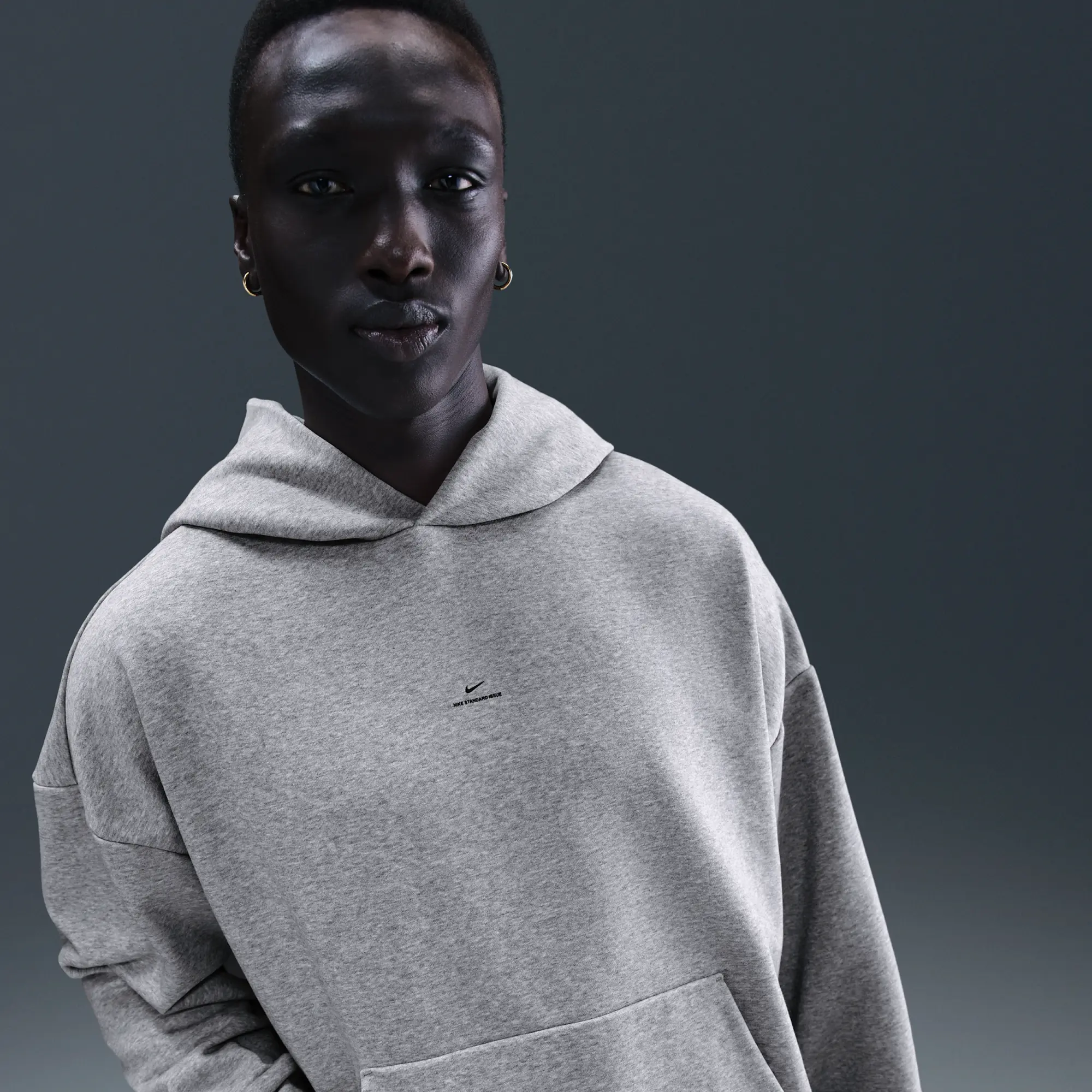 Nike Standard Issue Therma-FIT Brushed Basketball Pullover Hoodie - Grey - Fleece