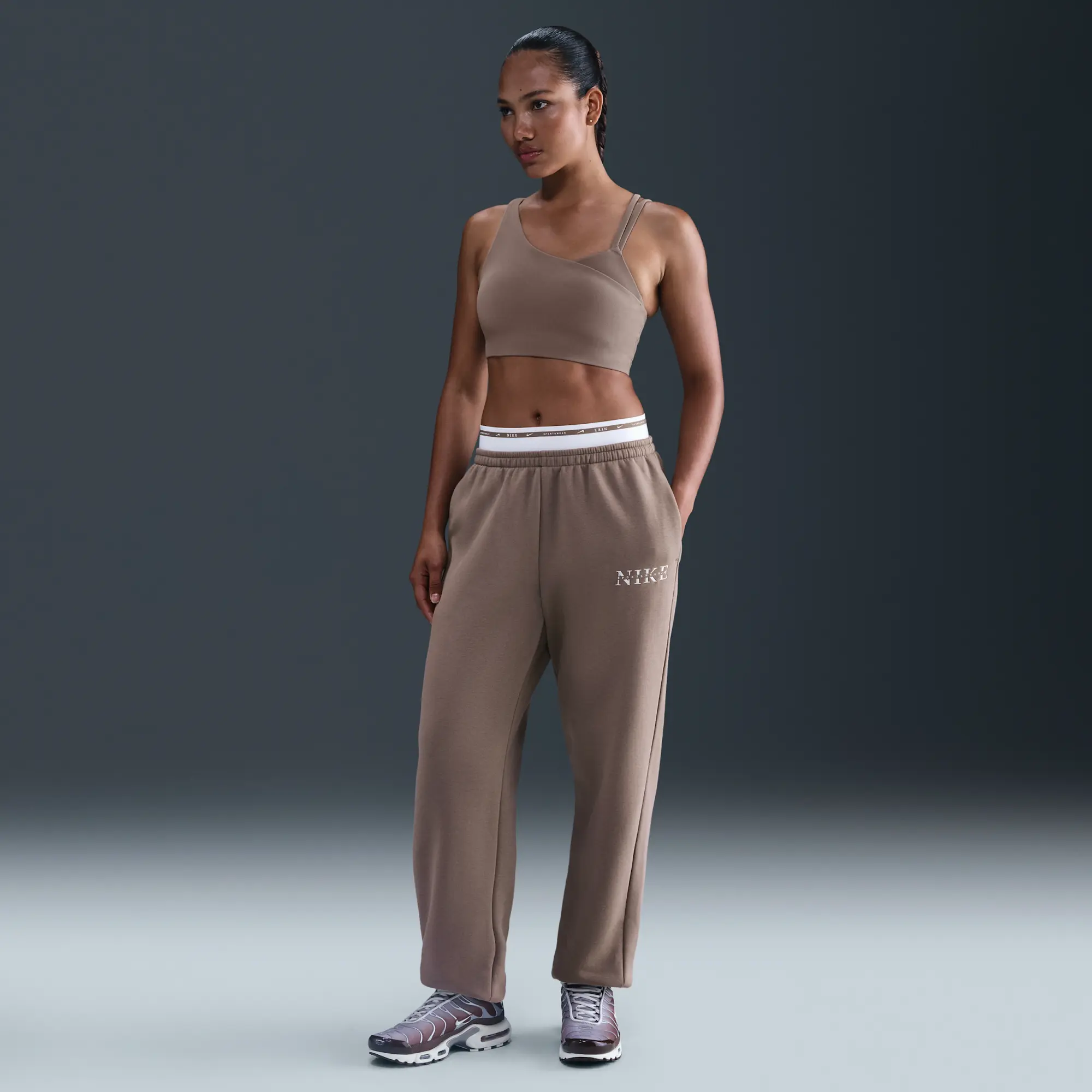 Nike Sportswear Phoenix High-Waisted Tracksuit Bottoms - Brown - Fleece