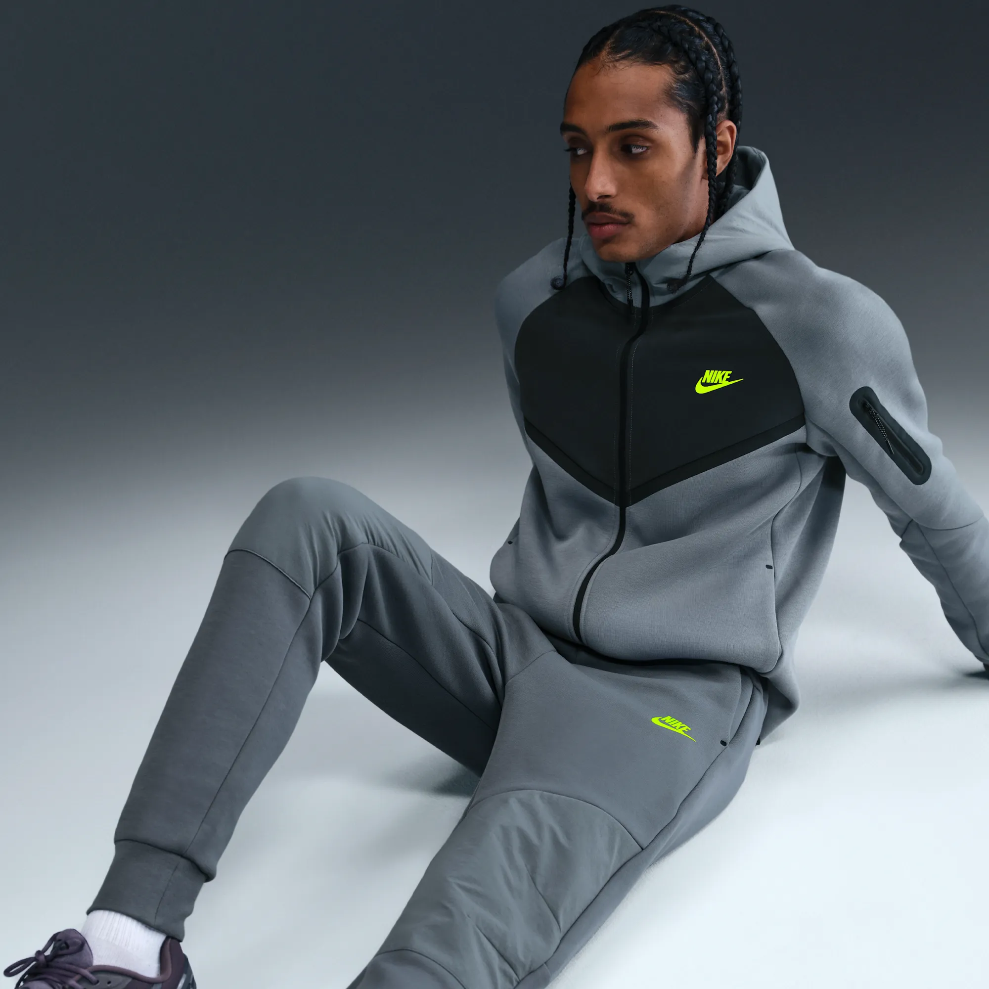 Nike Tech Men's Fleece Joggers - Grey - Sustainable Blends