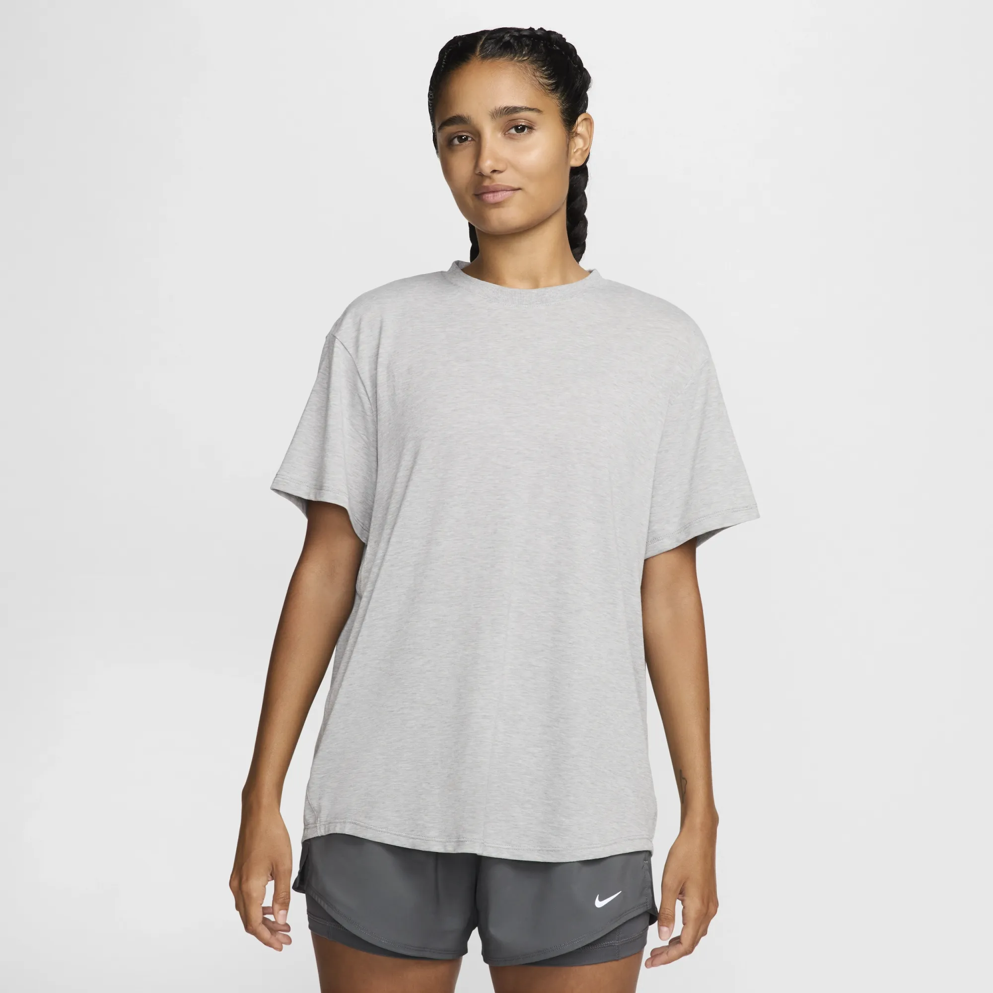 Nike One Relaxed Women's Dri-FIT Short-Sleeve Top - Grey - Sustainable Blends Minimum