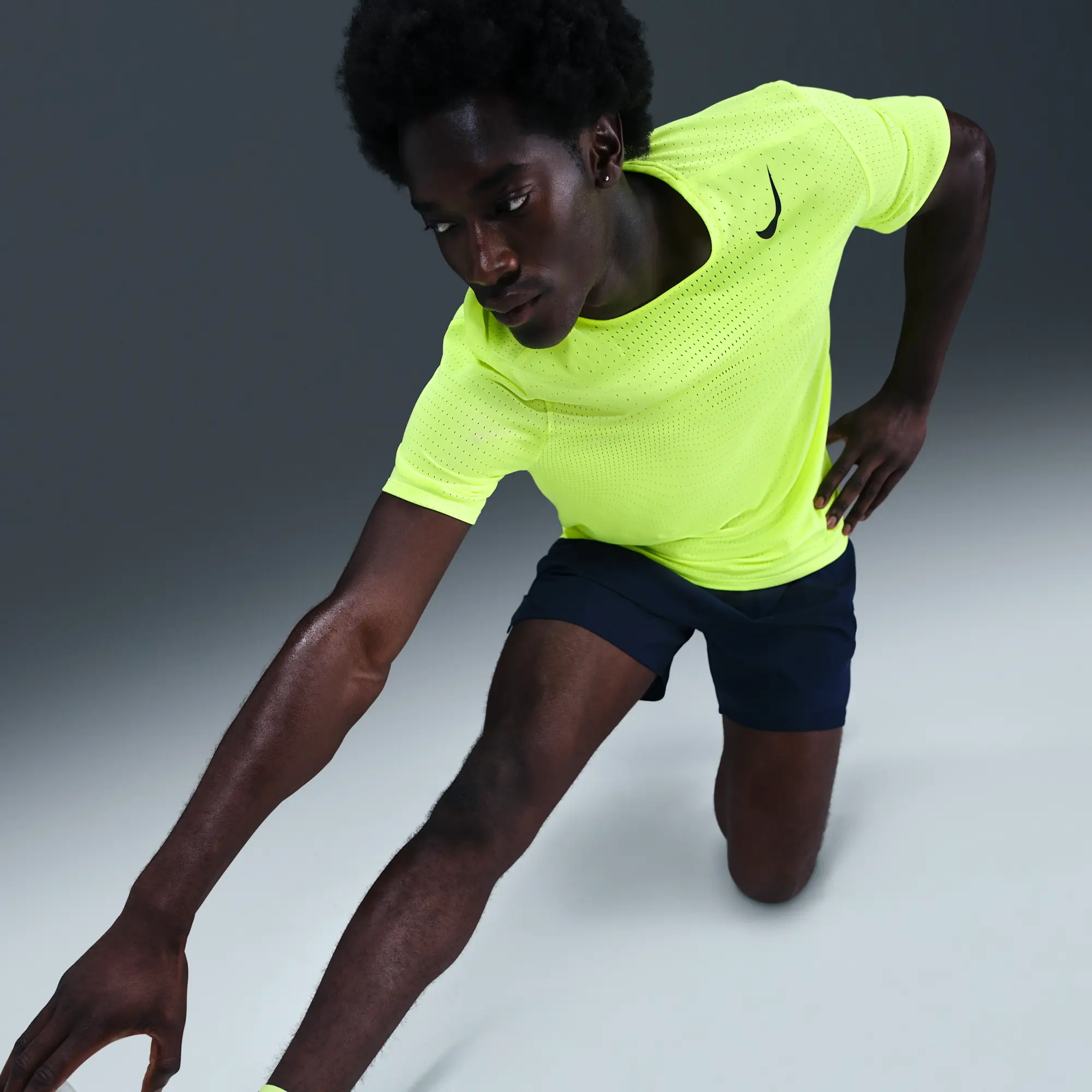 Nike AeroSwift Men's Dri-FIT ADV Short-Sleeve Running Top - Yellow - Recycled Polyester Minimum