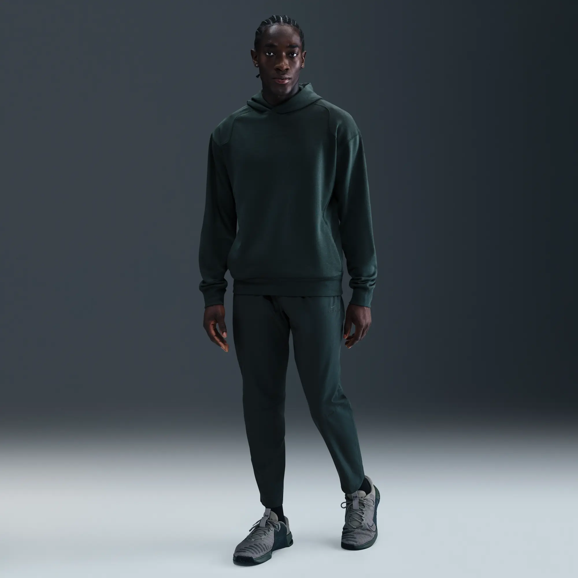 Nike Pro Training Men's Dri-FIT Trousers - Green - Sustainable Materials