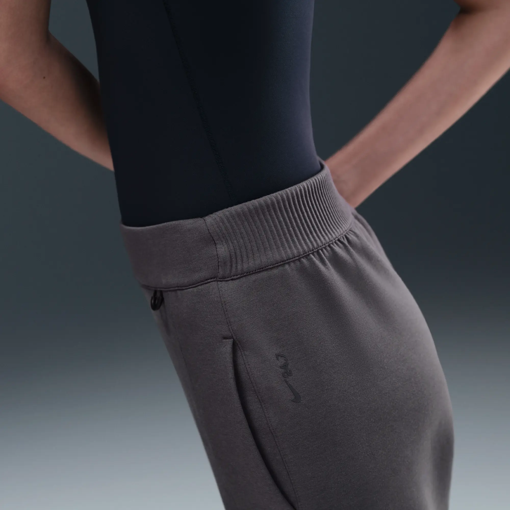 Nike 24.7 ImpossiblySoft Women's Dri-FIT Mid-Rise Joggers - Grey - Fleece