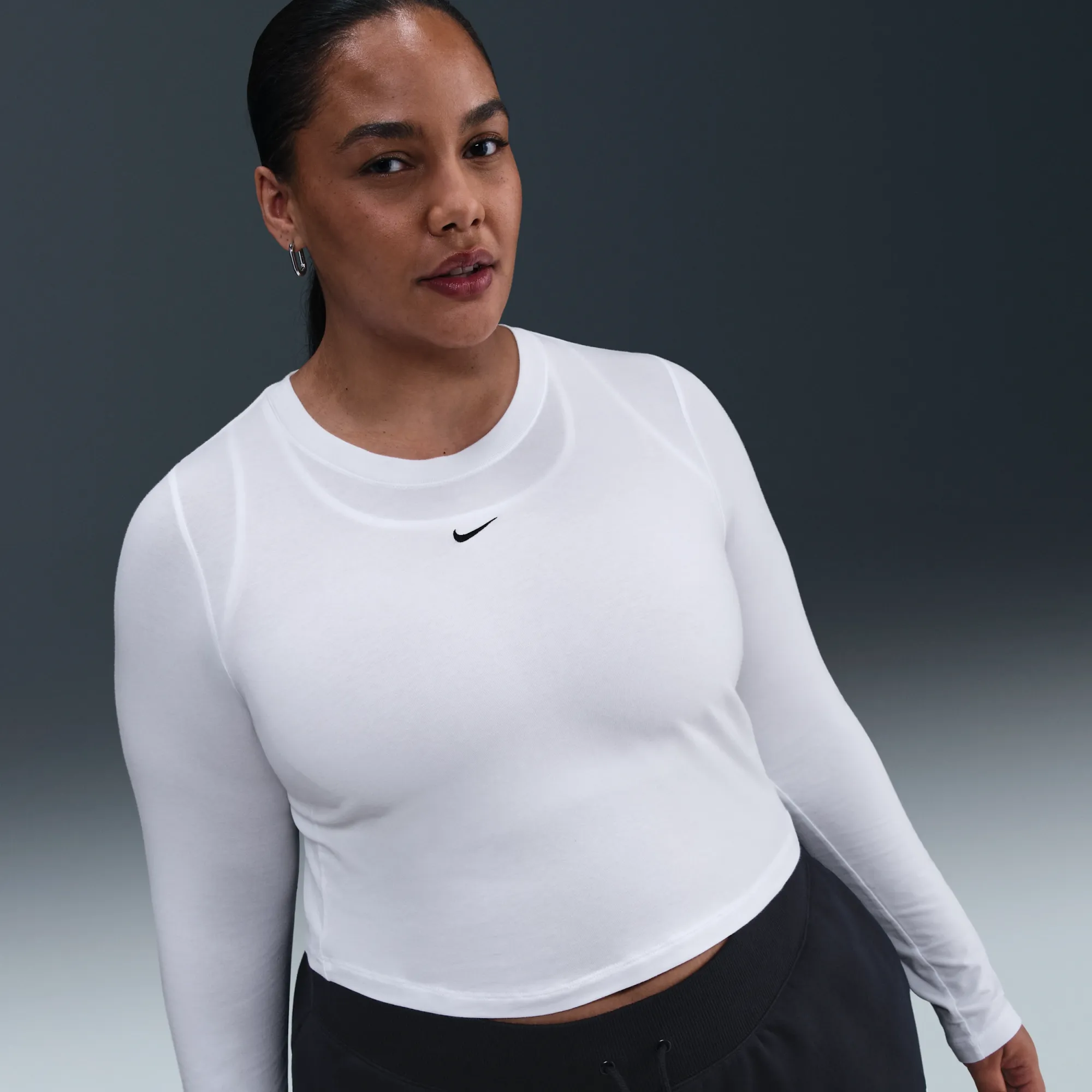 Nike Sportswear Chill Knit Slim Long-Sleeve Cropped Top - White