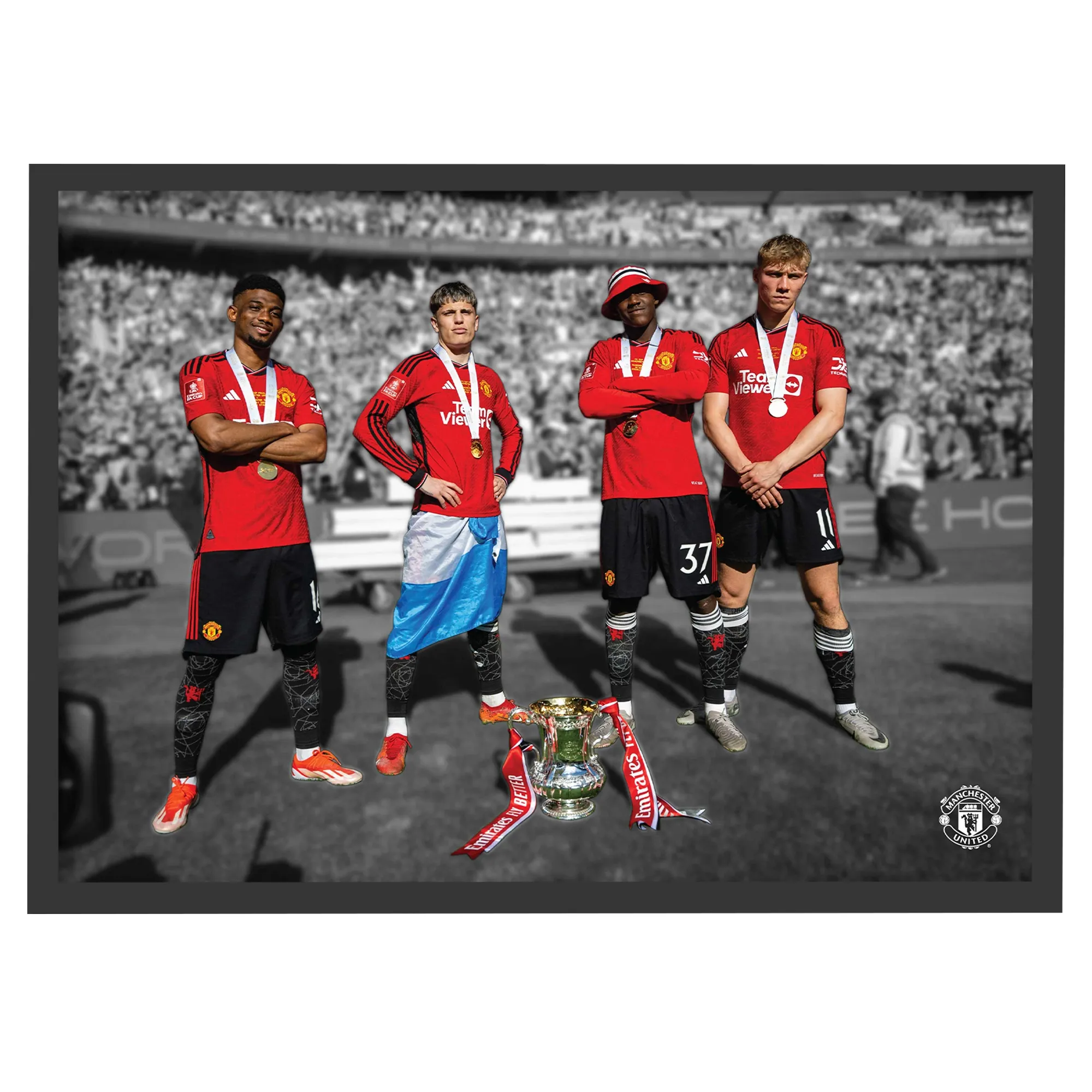 Manchester United Men's 13 Times Cup Winners Landscape Framed Print - A3