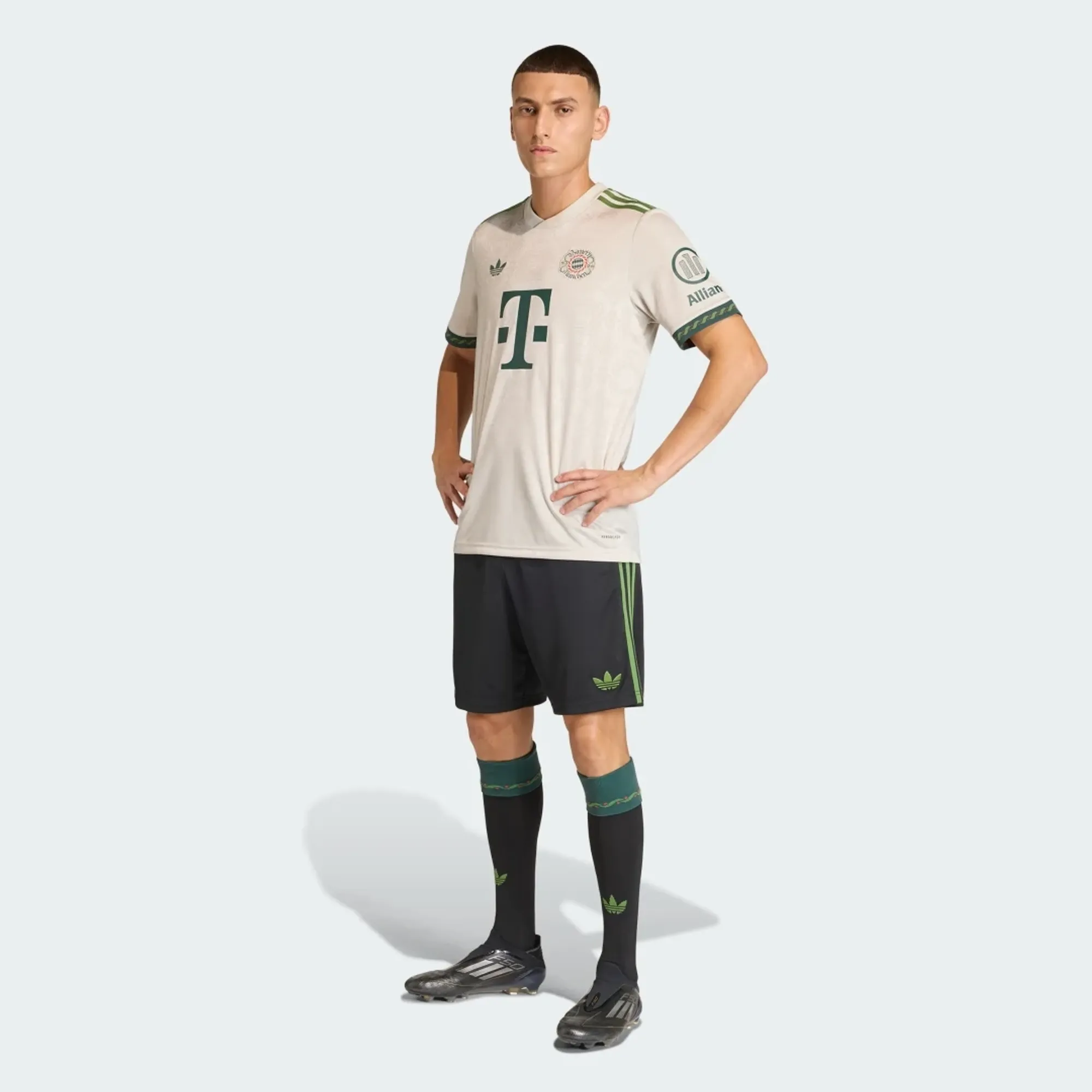 adidas FC Bayern Wiesn Kit