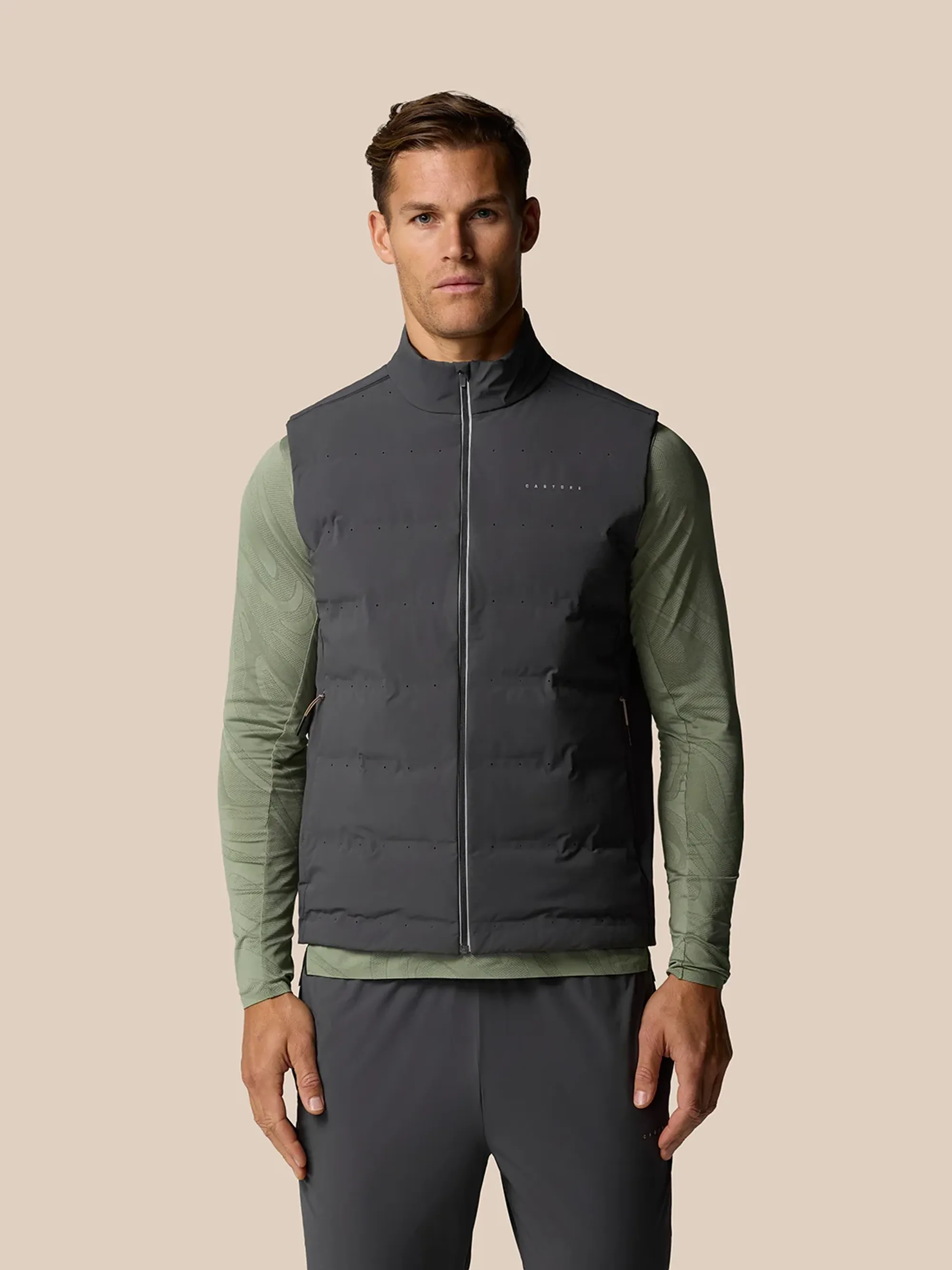 Castore Zone Training Lvs Insulated Gilet - Gunmetal/black Reflective