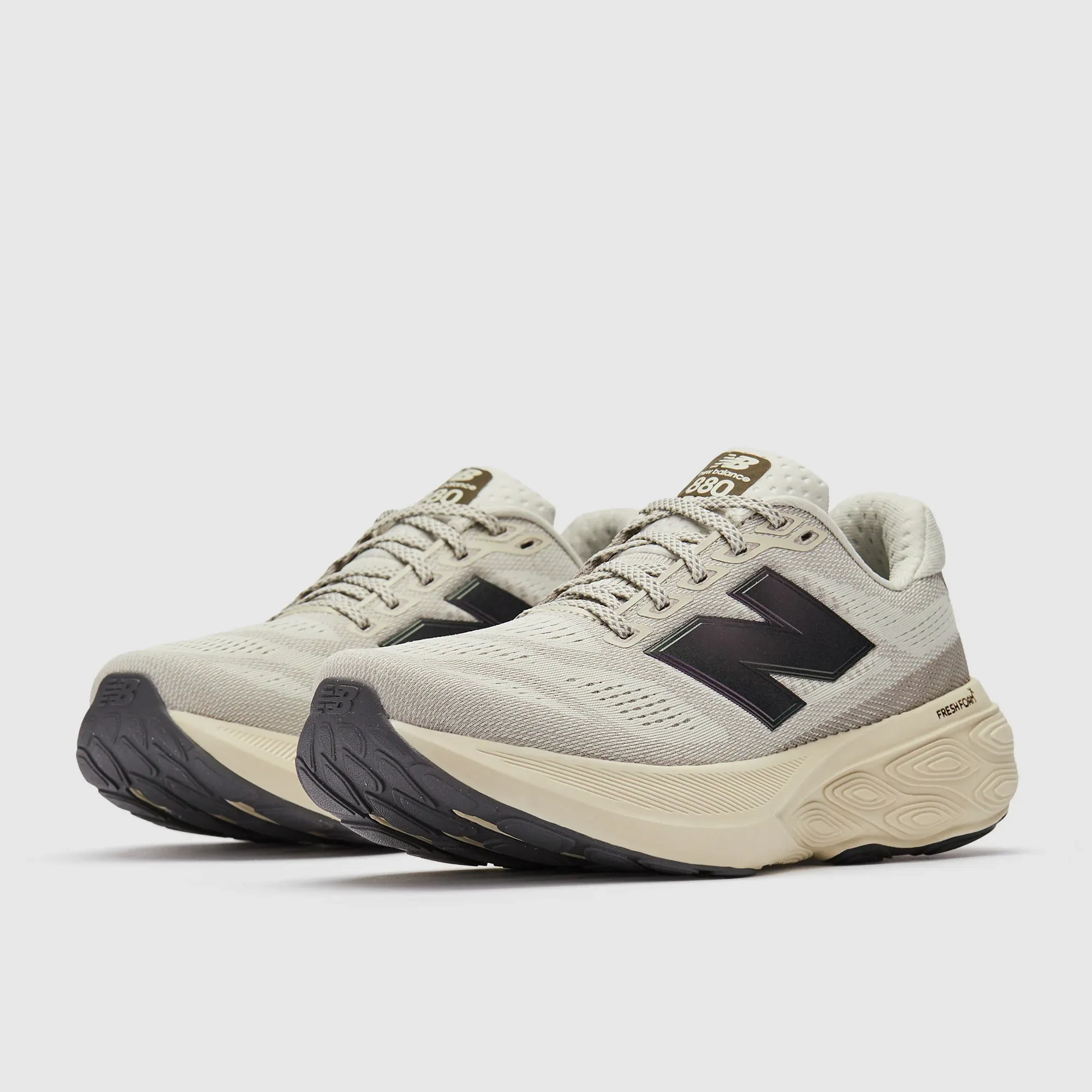 New Balance Women Fresh Foam X 880v15 in Grey/Brown Synthetic