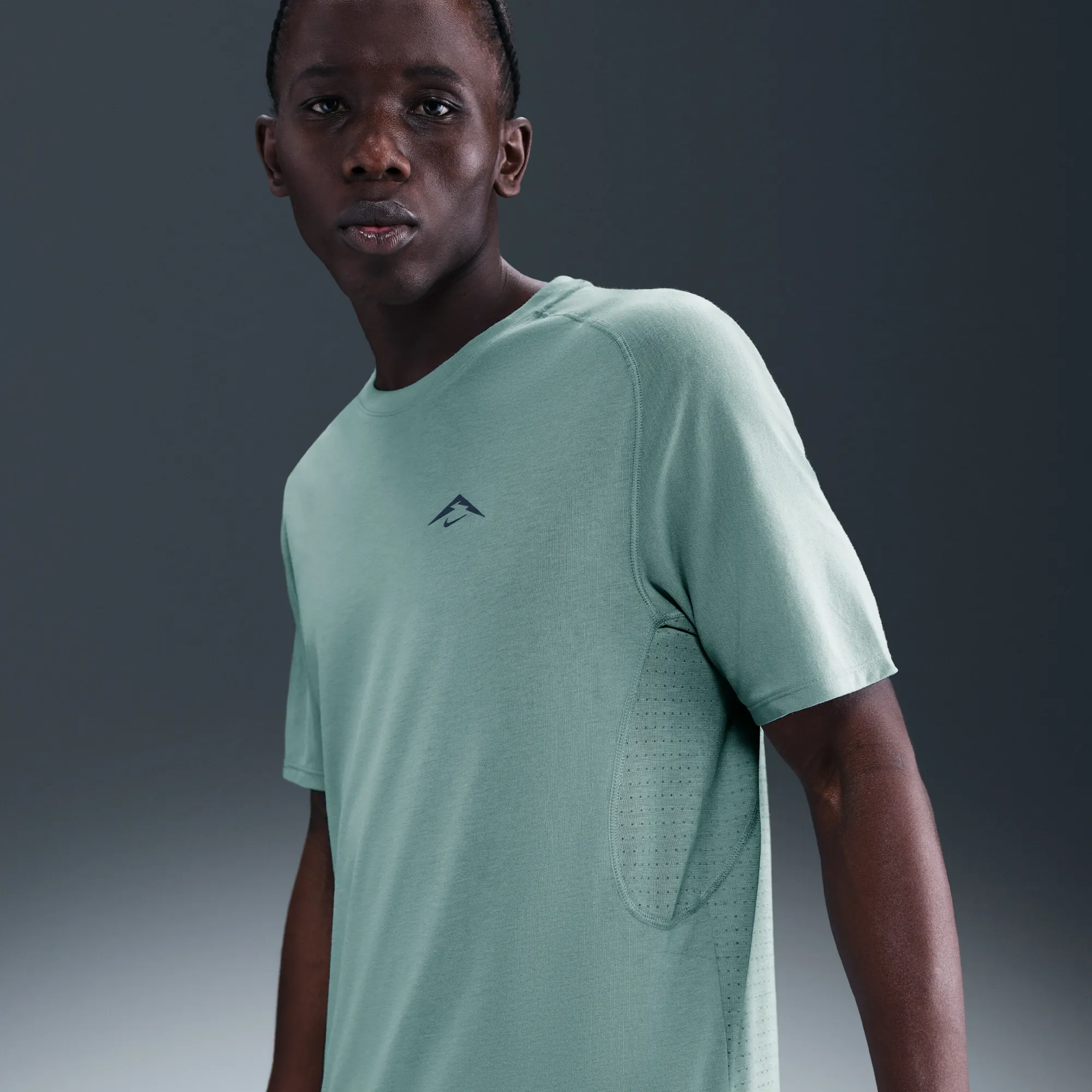 Nike Trail Solar Chase Men's Dri-FIT ADV Short-Sleeve Running Top - Cannon