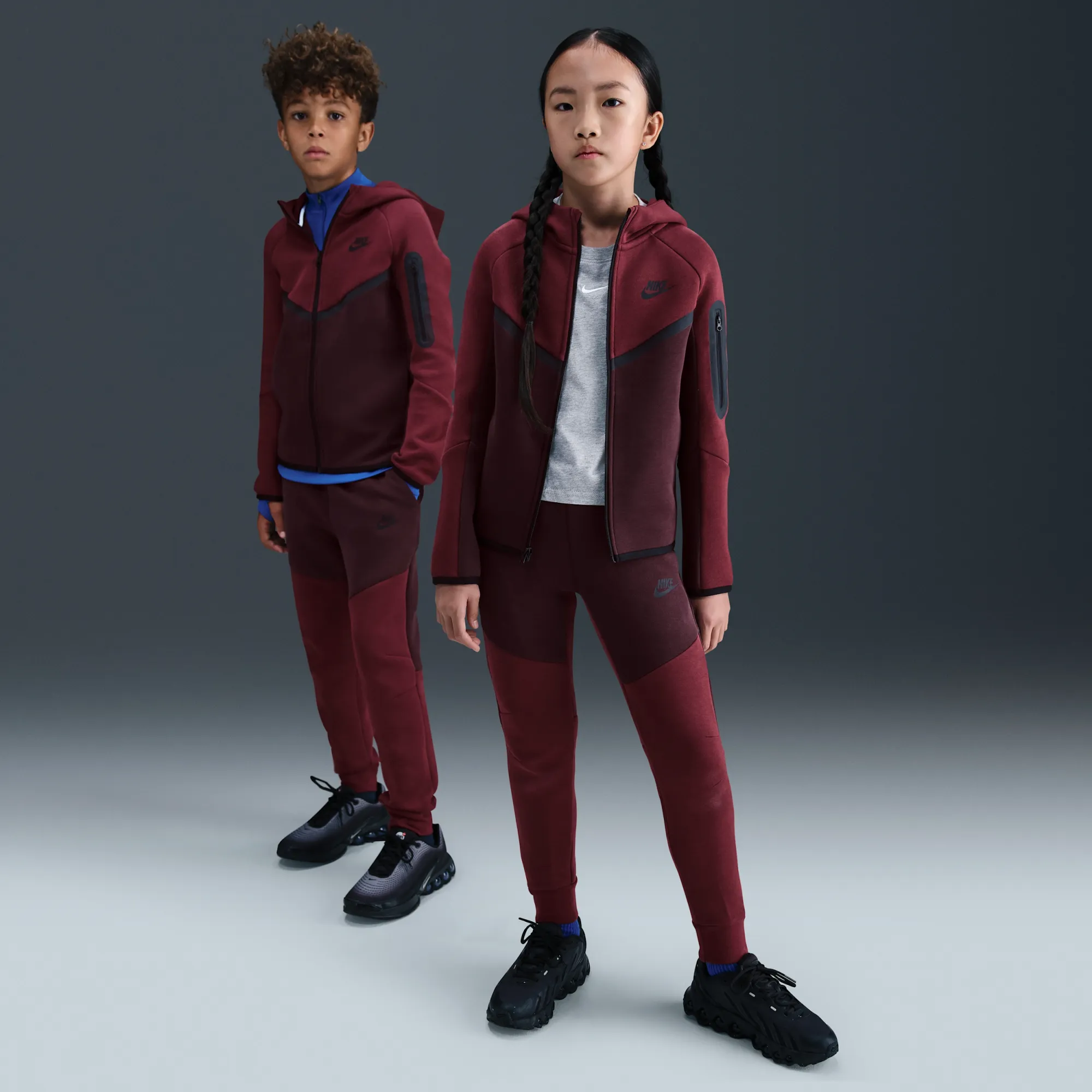 Nike Sportswear Tech Fleece Older Kids' Joggers - Red - Cotton/Polyester