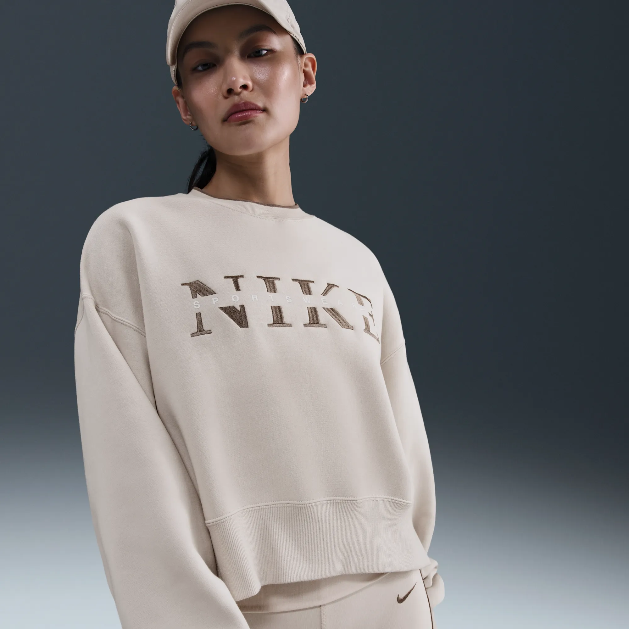 Nike Sportswear Phoenix Fleece Women's Oversized Crew-Neck Sweatshirt - Brown - Cotton/Polyester