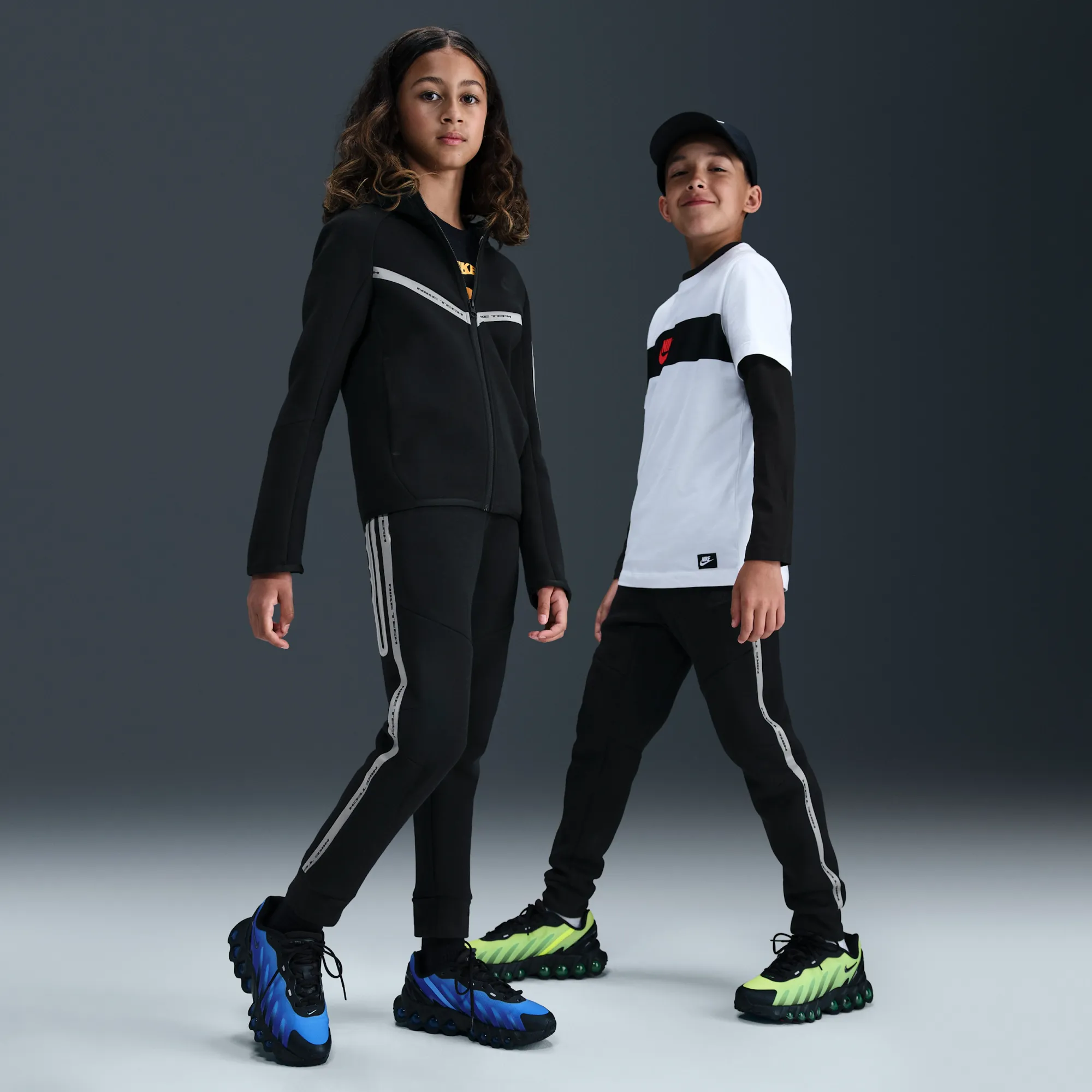 Nike Sportswear Tech Fleece Older Kids' (Boys') Joggers - Black - Cotton/Polyester